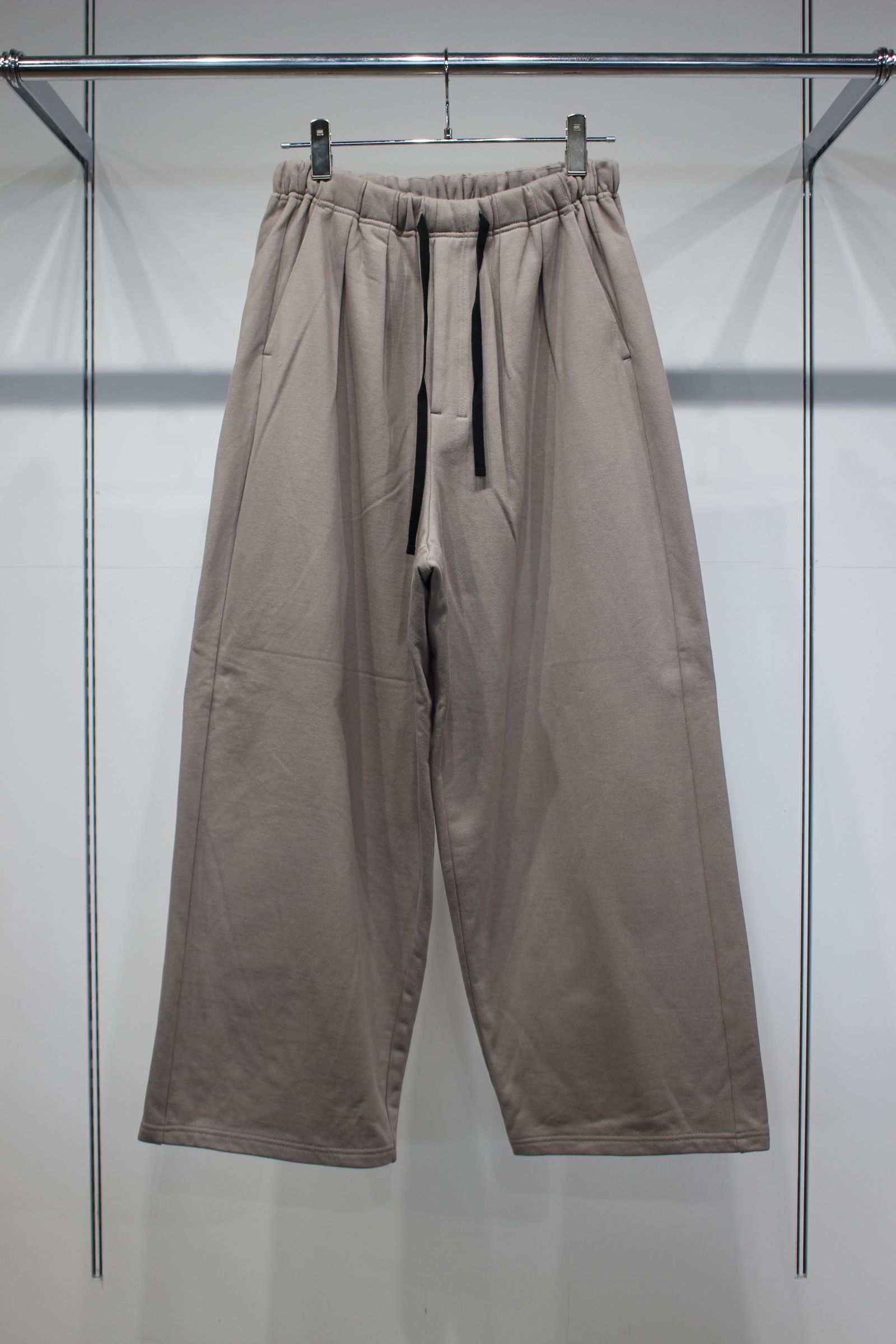 2TUCK SWEAT PANTS | GREIGE | スウェットパンツ