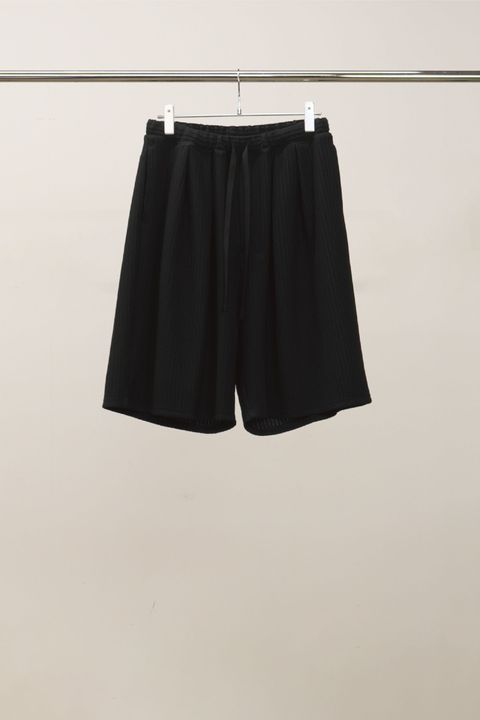 [ラスト1点] WRINKLED STRIPE TUCK SHORT PANTS | BLACK | ショートパンツ