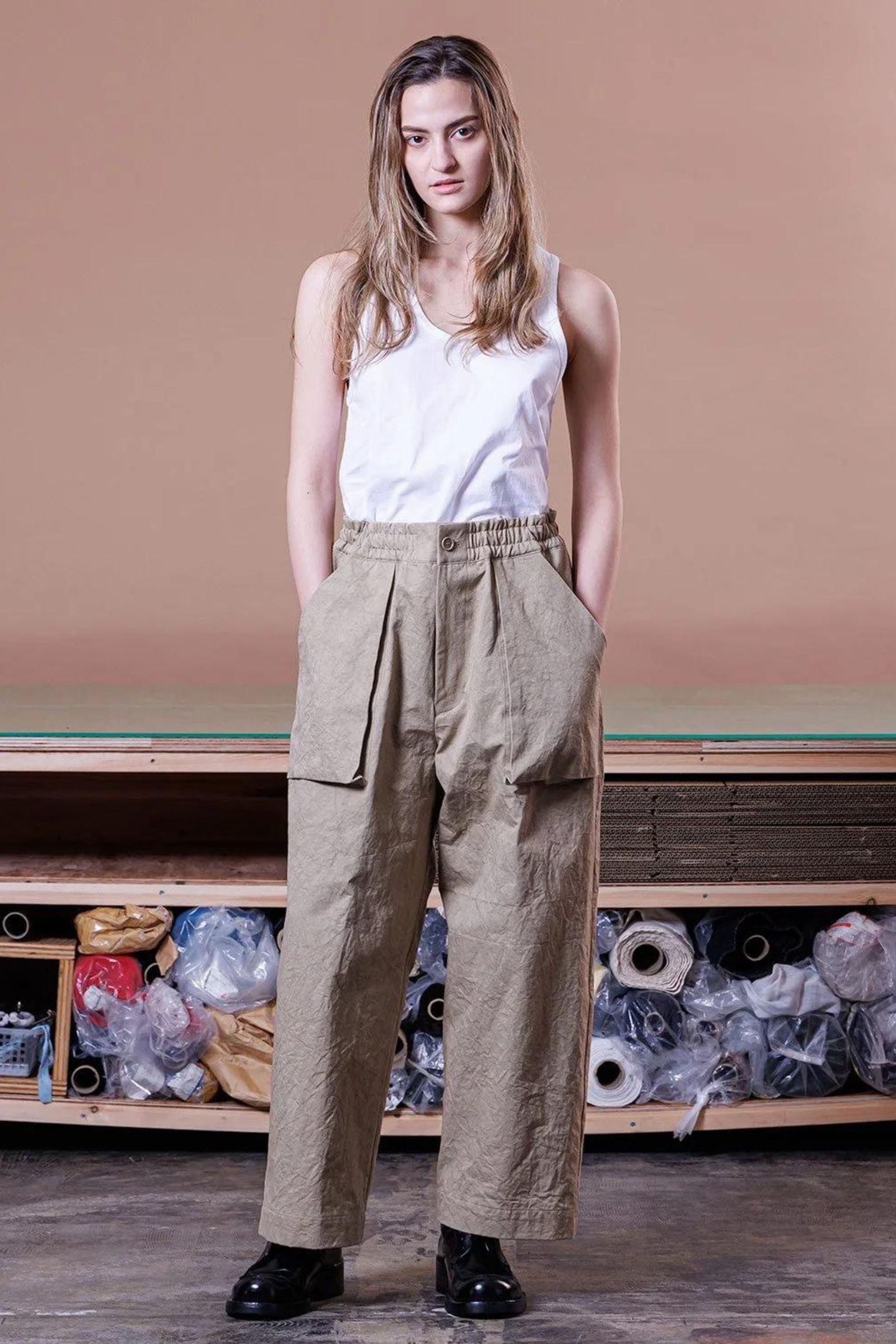 [ラスト1点] SUN DRYING LIGHT HAND TWIL Wide Tapered Easy Pants | BEIGE | ワイドテーパードパンツ