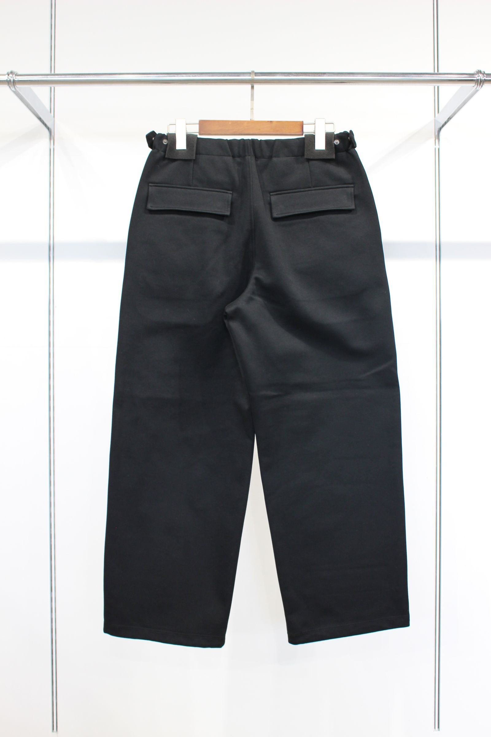 STRAIGHT SILHOUETTE TAB PANTS -solid-/BLACK