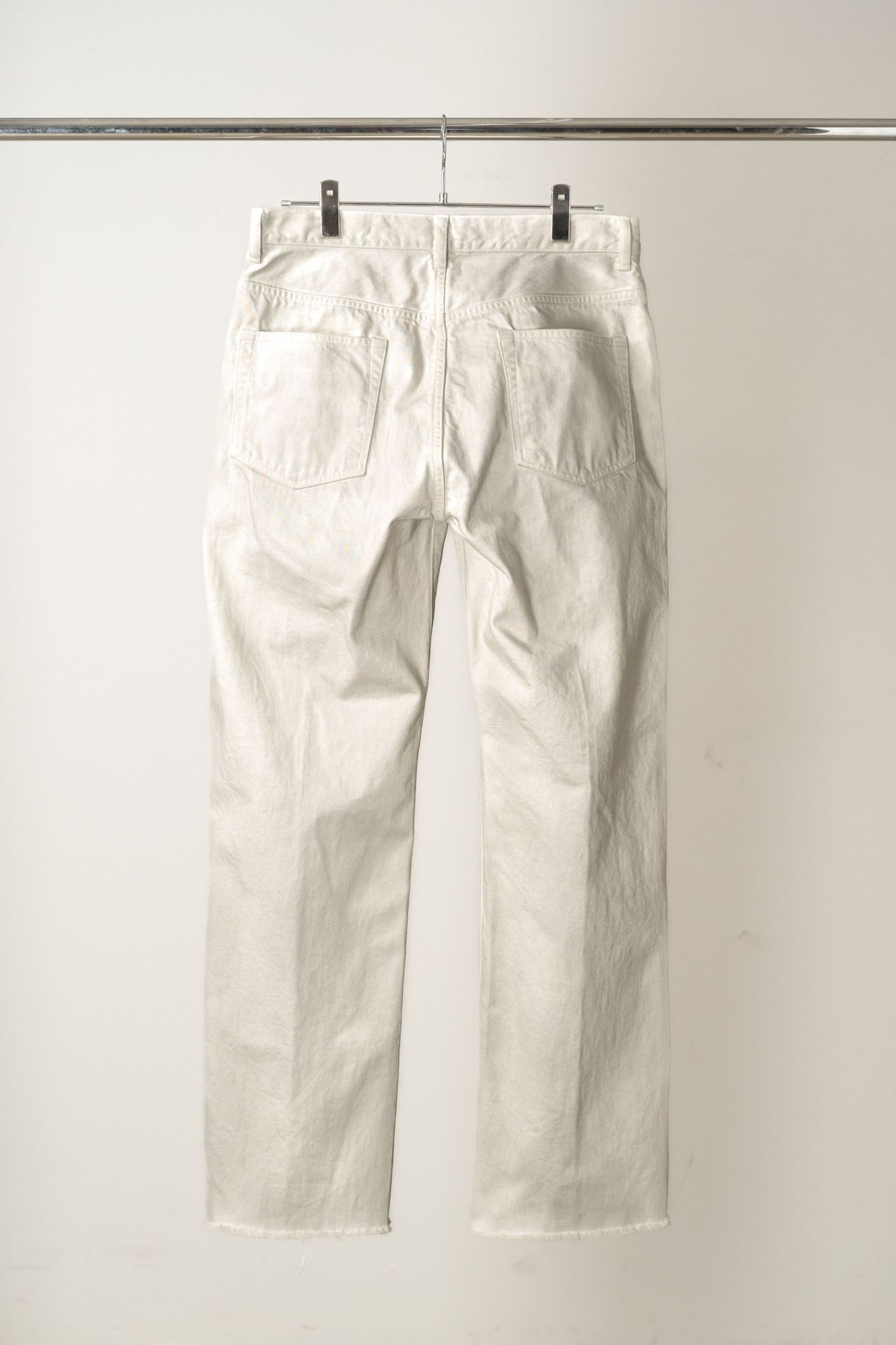CUT-OFF LENGTH DENIM PANTS | WHITE | デニムパンツ