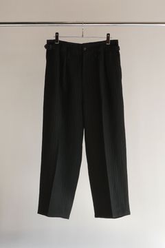 STRIPE WOOL WIDE SLACKS | BLACK | スラックス