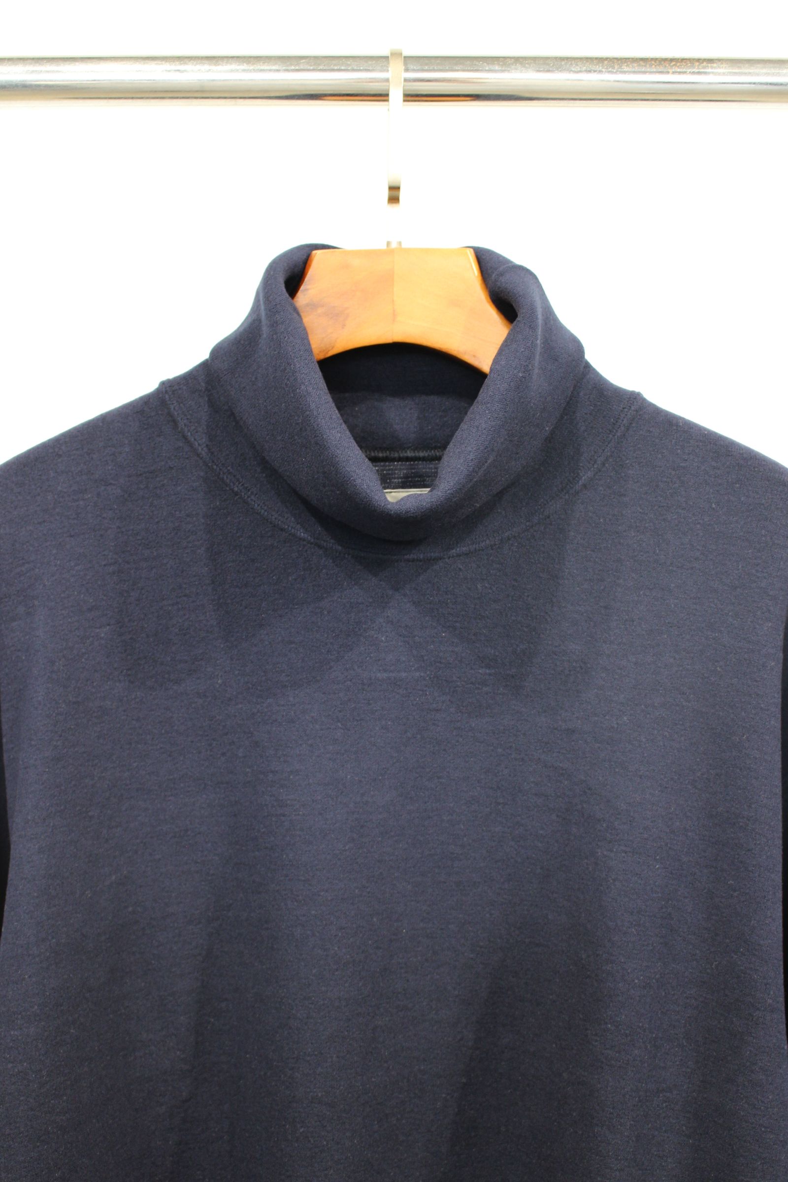 [ラスト1点] PREMIEREWARM L/S TEE (turtle-neck) | NAVY | カットソー