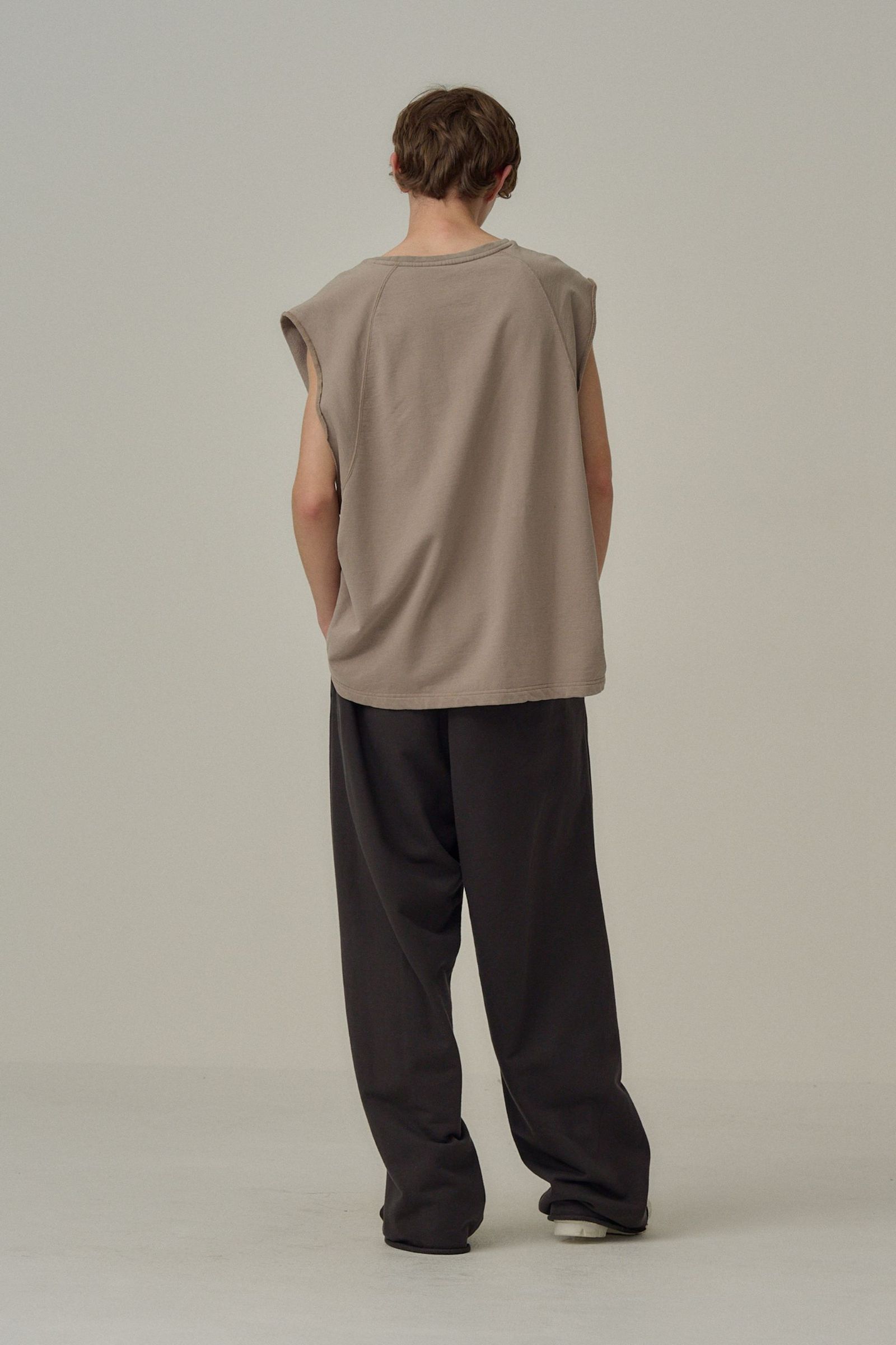 FADED SLEEVELESS T-SHIRT | BEIGE | カットソー