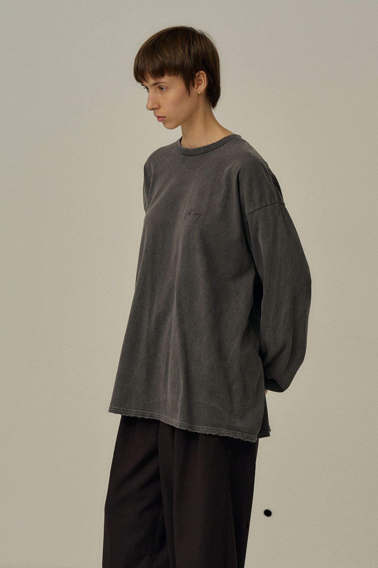 EMBROIDERY DYED LS T-SHIRT | F.BLACK | カットソー