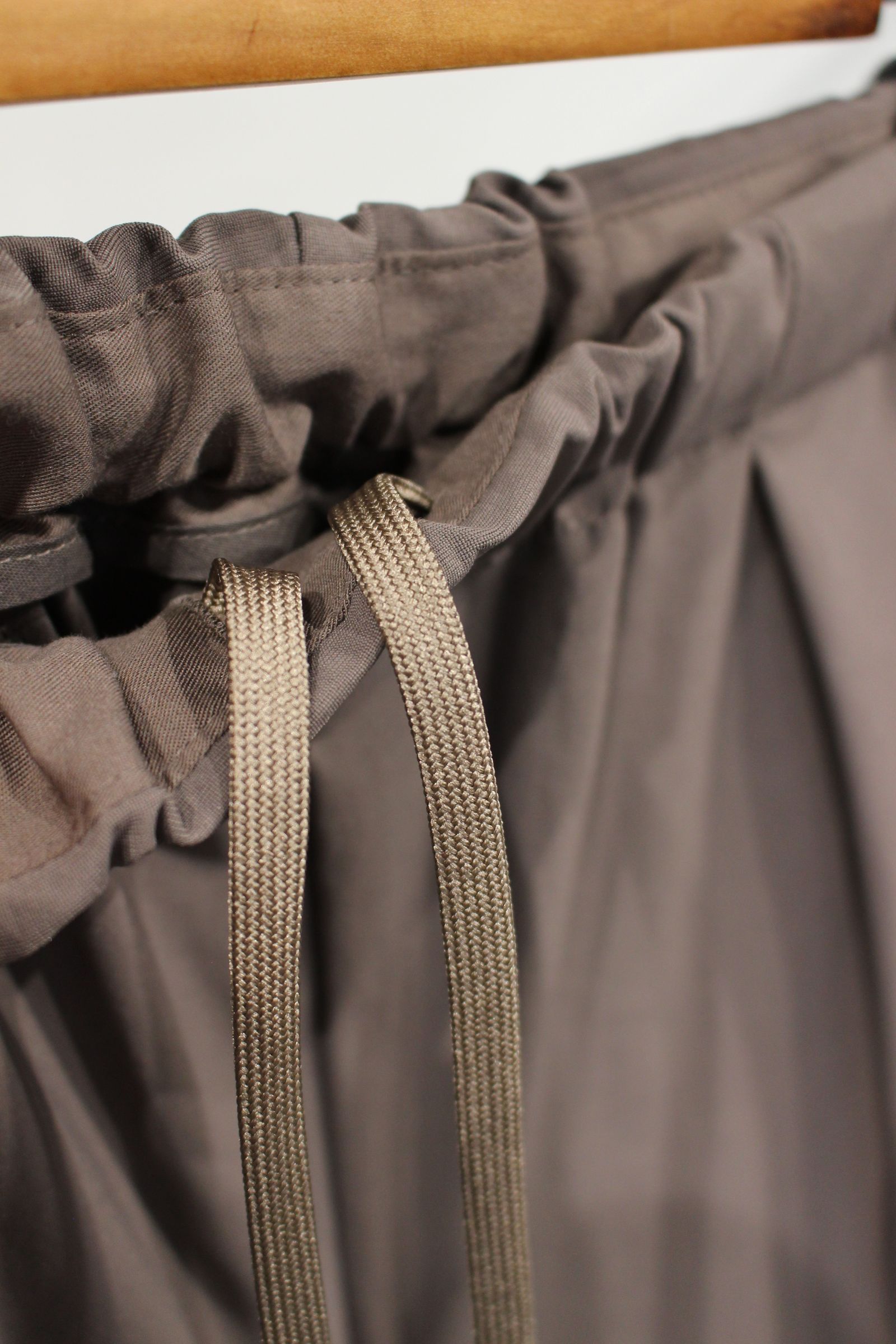 TAPERED EZ PANTS/D.TAUPE