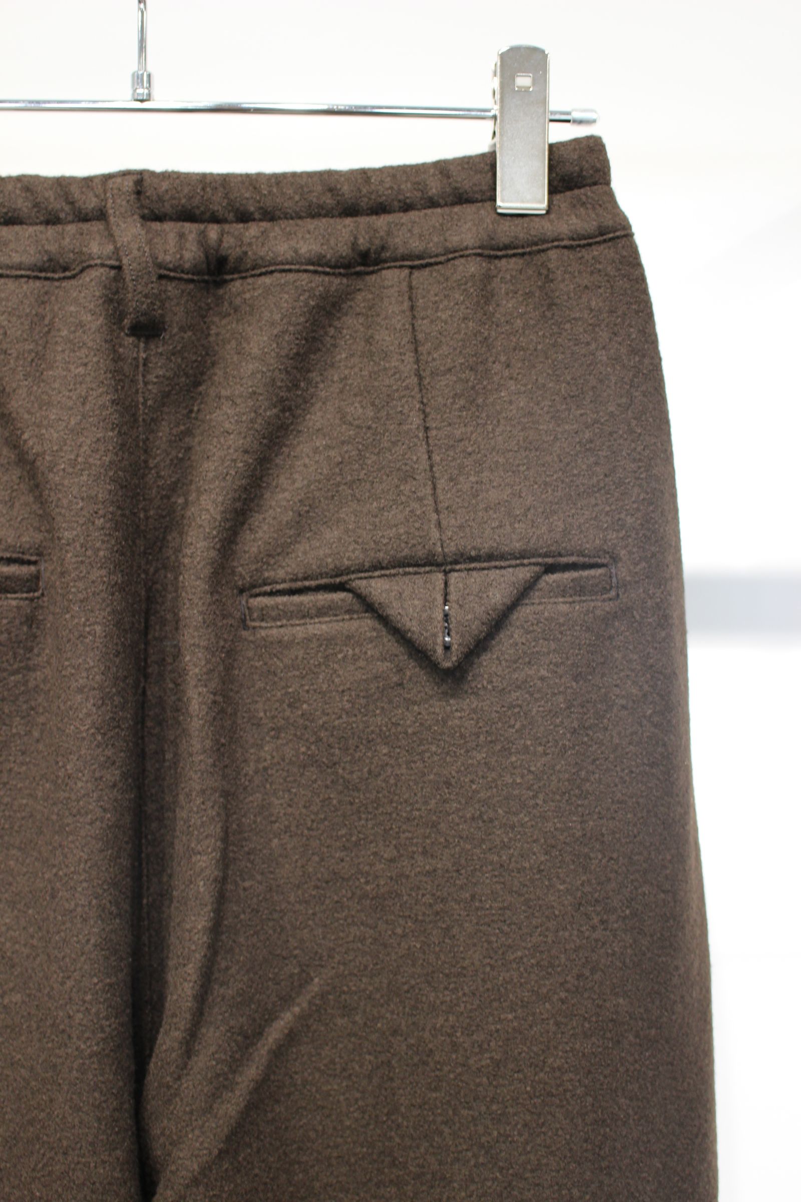 WOOL WIDE EASY TUCK SLACKS | D.BROWN | スラックス