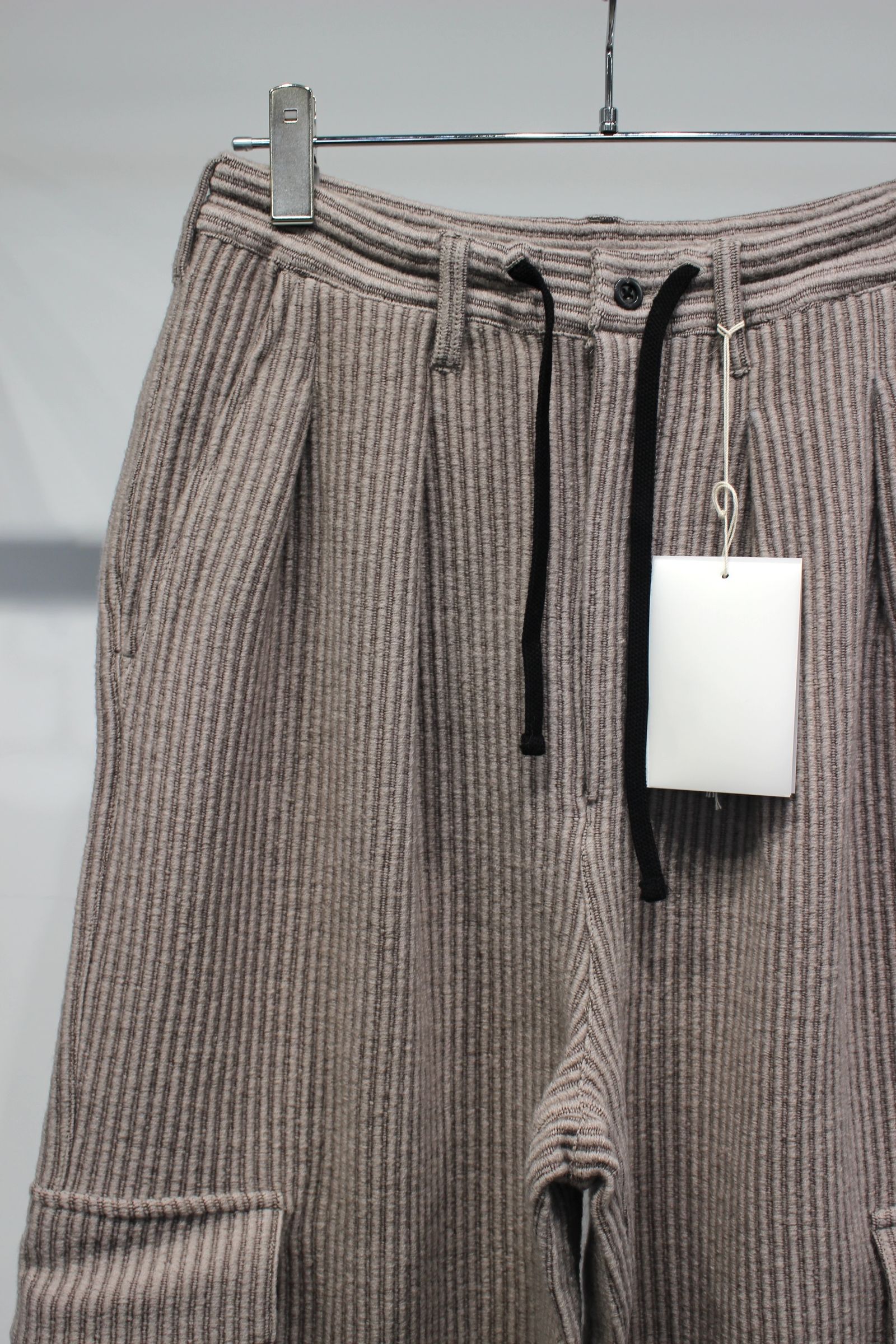 [ラスト1点] WOOL CORDUROY CARGO SLACKS | SAND | スラックス