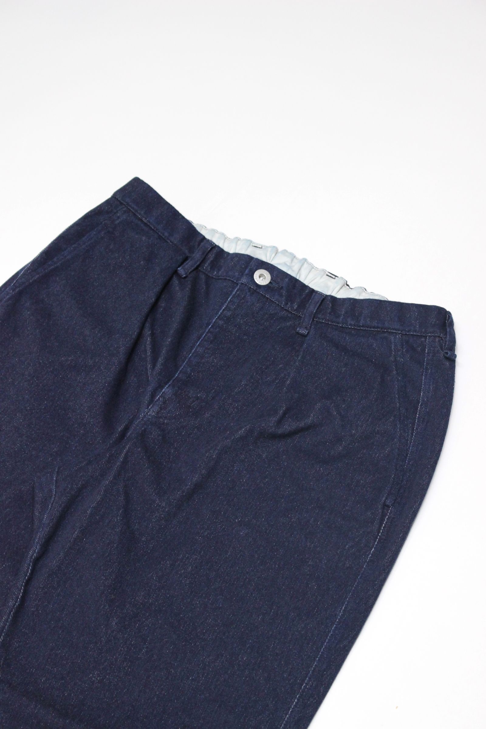 INDIGO 1TUCK EZ TAPERED SLACKS “ONE WASHED”/ニットデニムパンツ