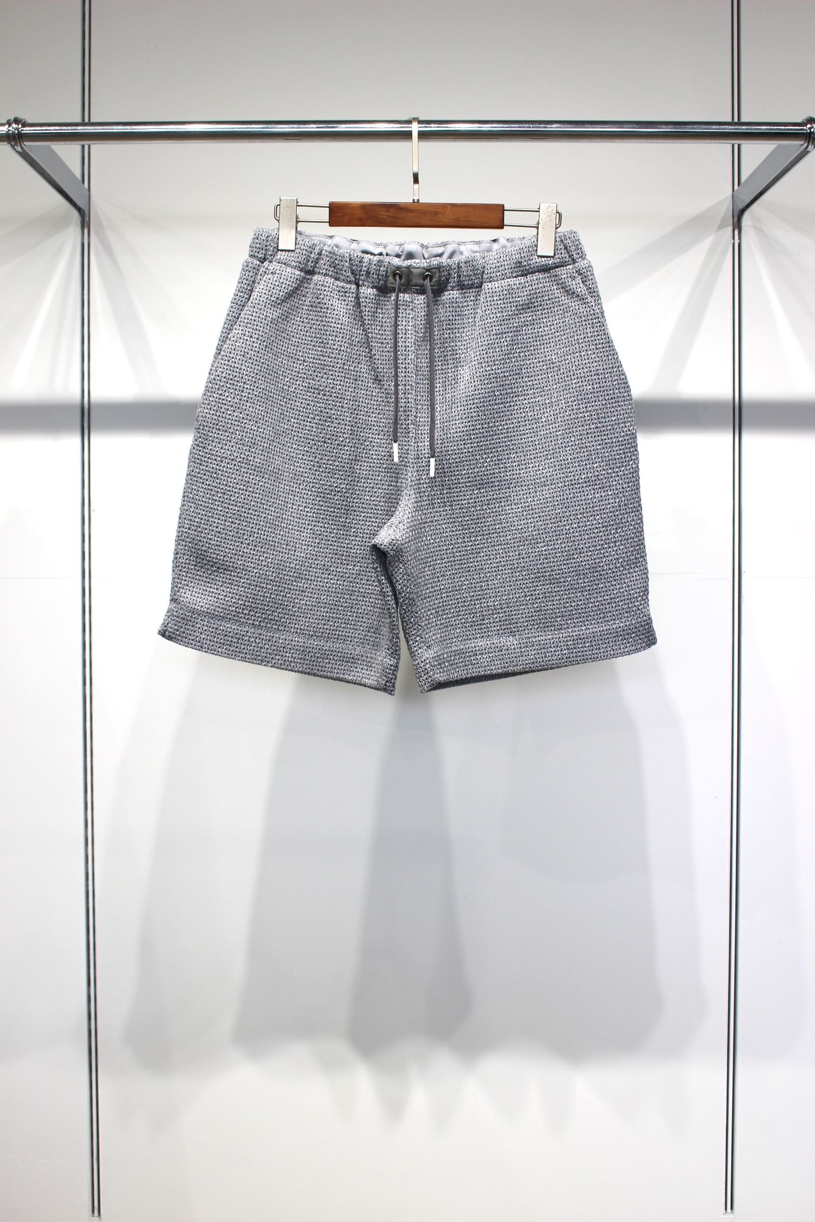 CURLY&Co.】YORYU CREPE TAPERED TROUSERS | theater(シアター)