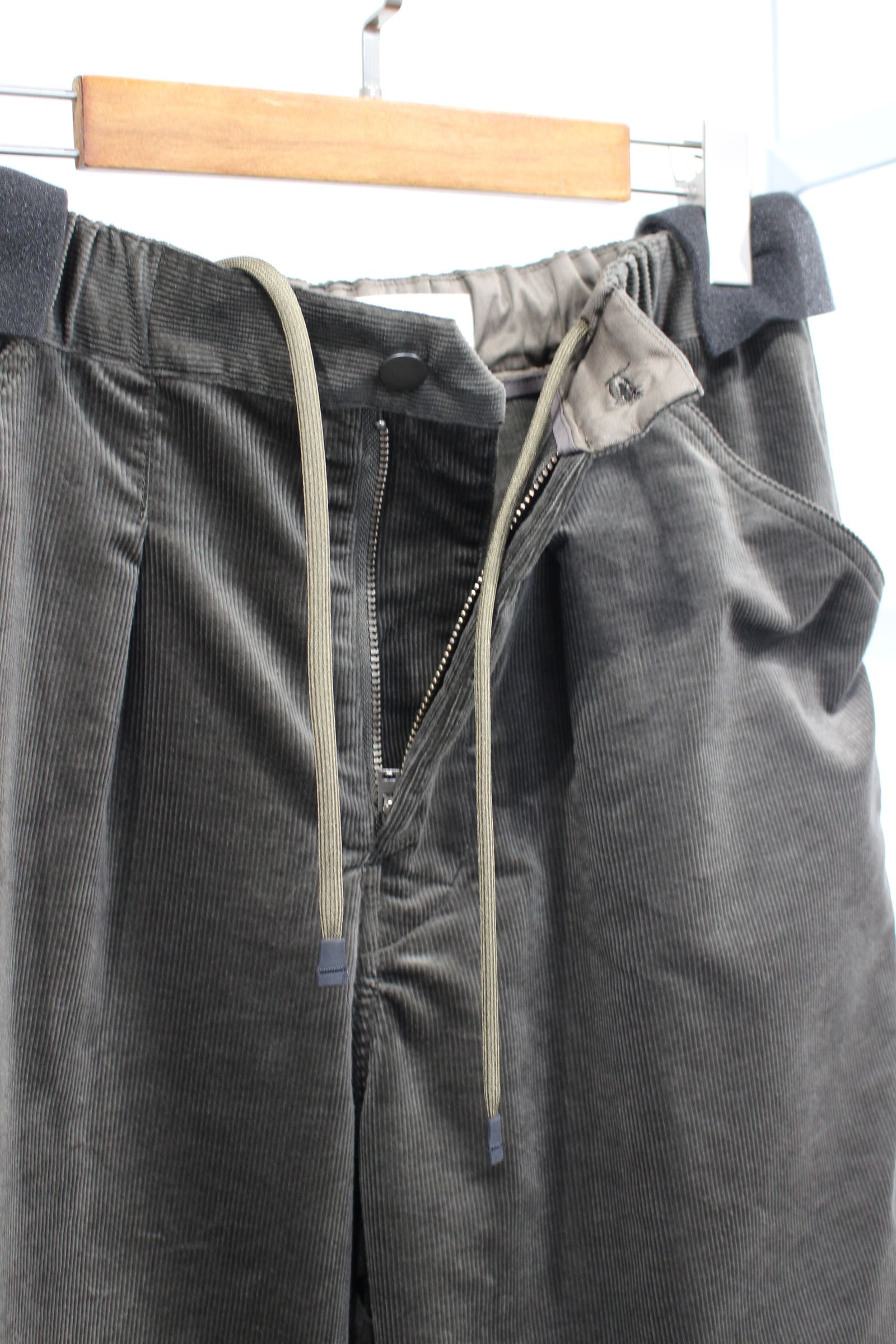 DEVIN Cords Ez Trousers | OLIVE | パンツ