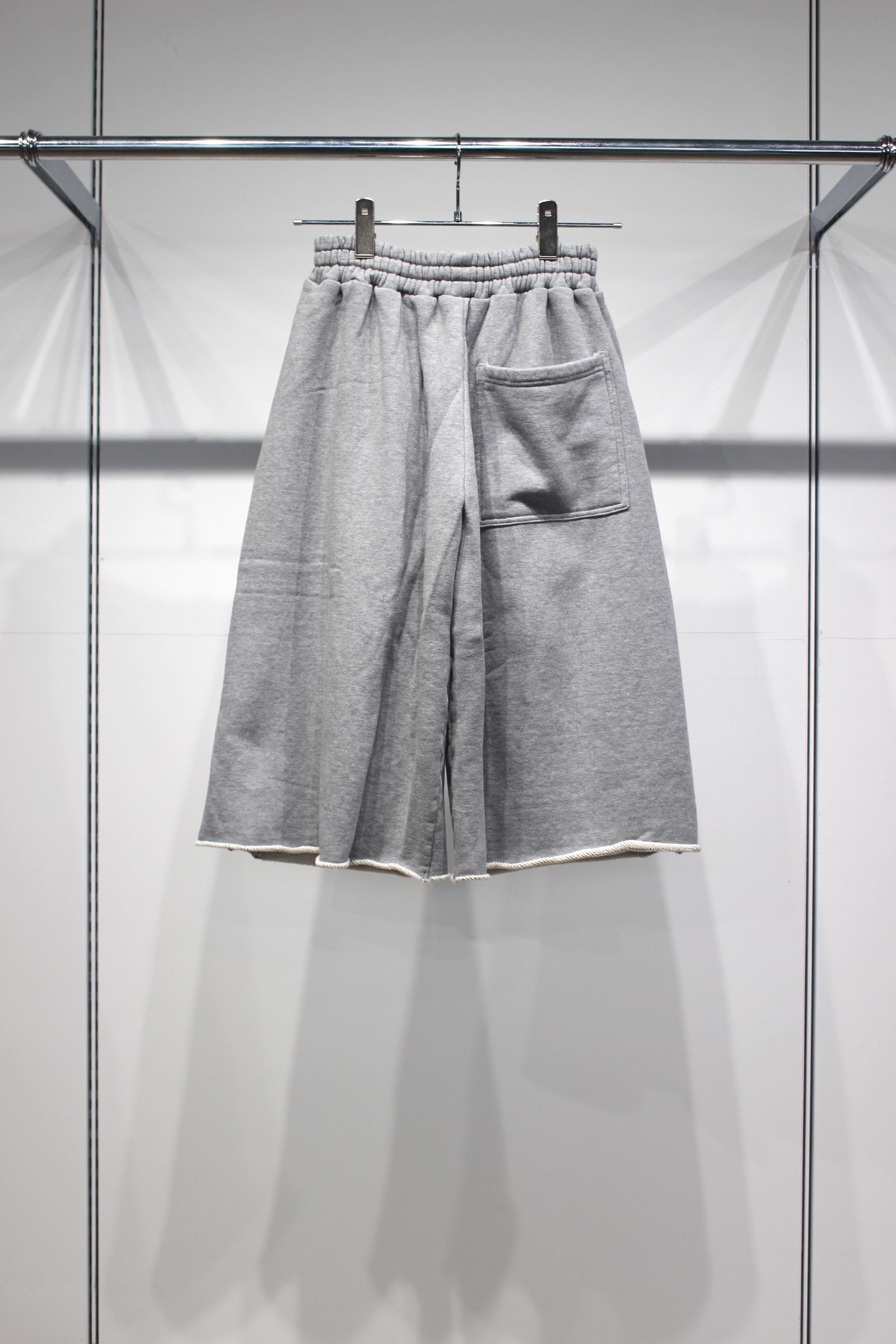3/4 DOUBLE KNEE SWEAT PANTS | HEATHER GRAY | ショートパンツ