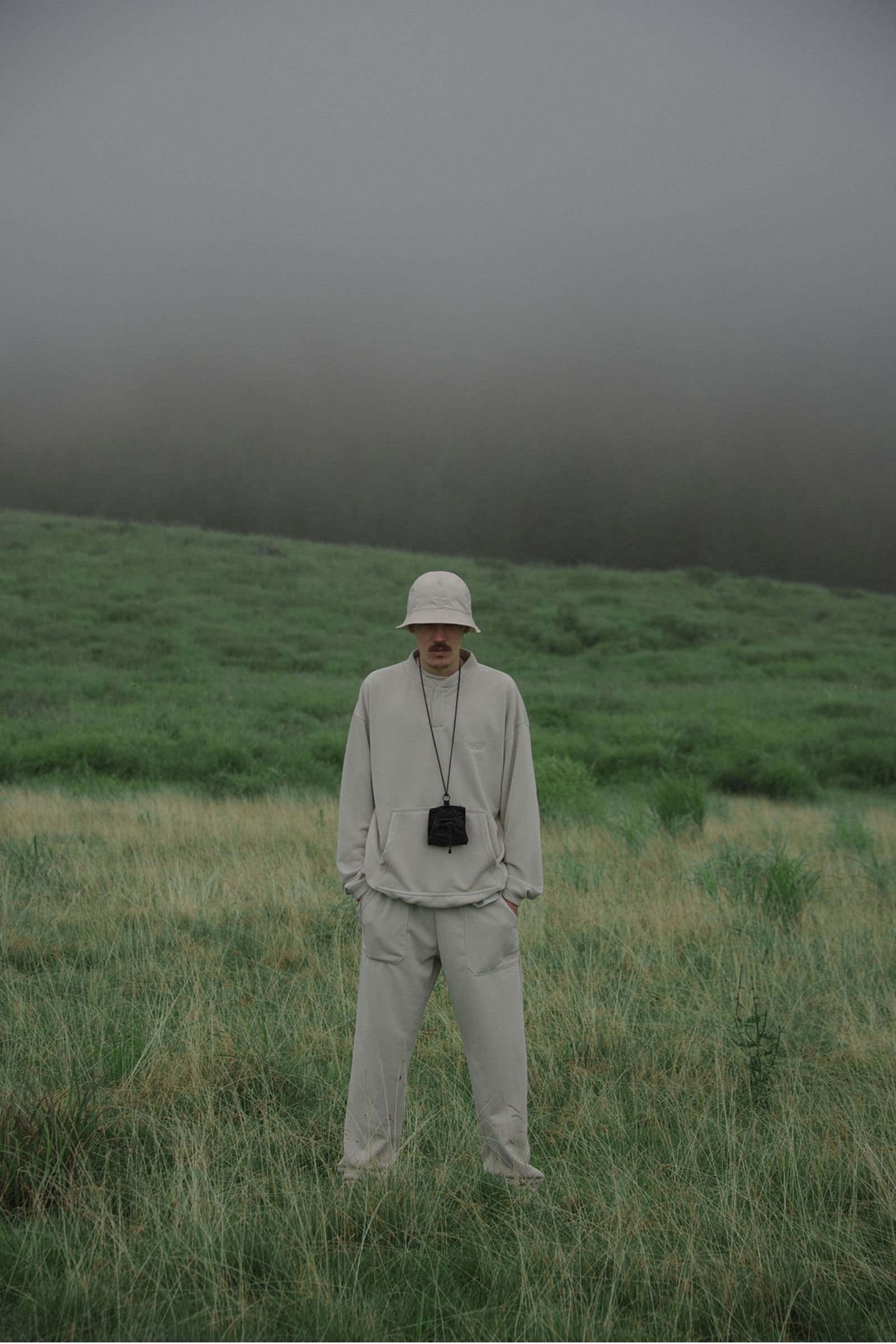EMB. SWEATPANTS / REGULAR FIT/スウェットパンツ