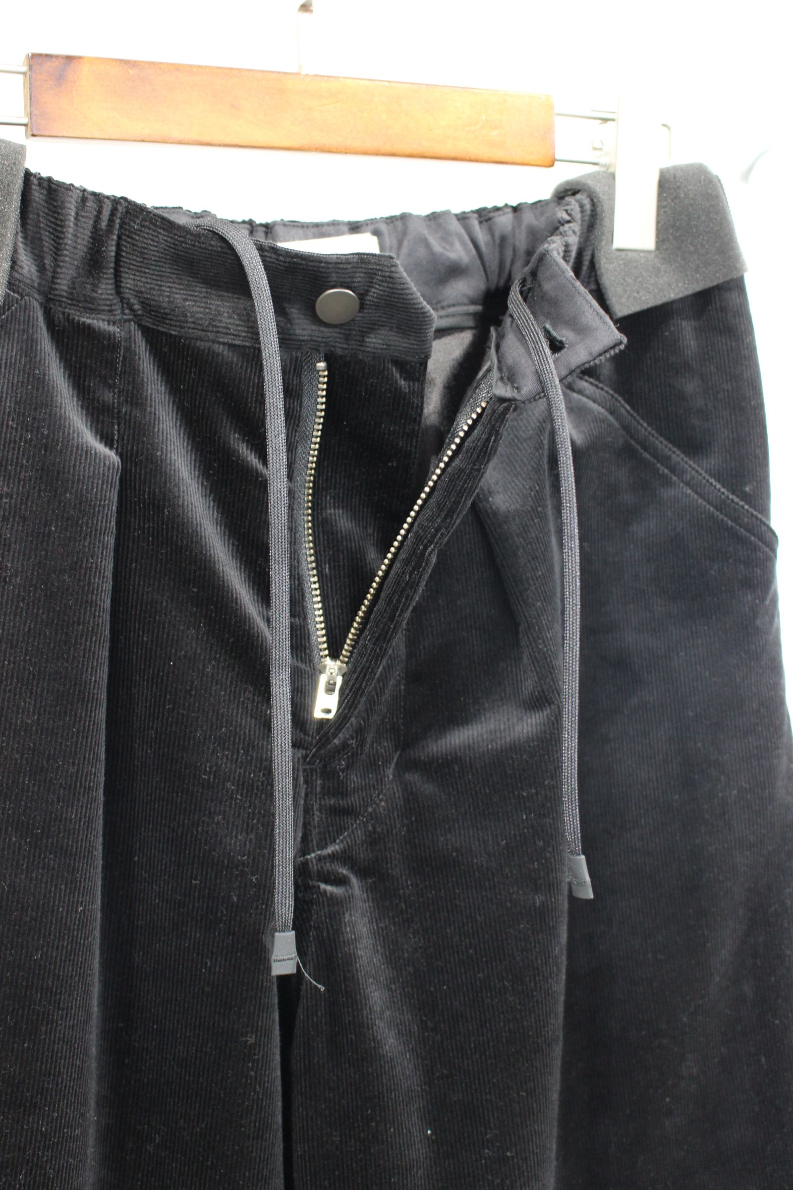 DEVIN Cords Ez Trousers | BLACK | パンツ