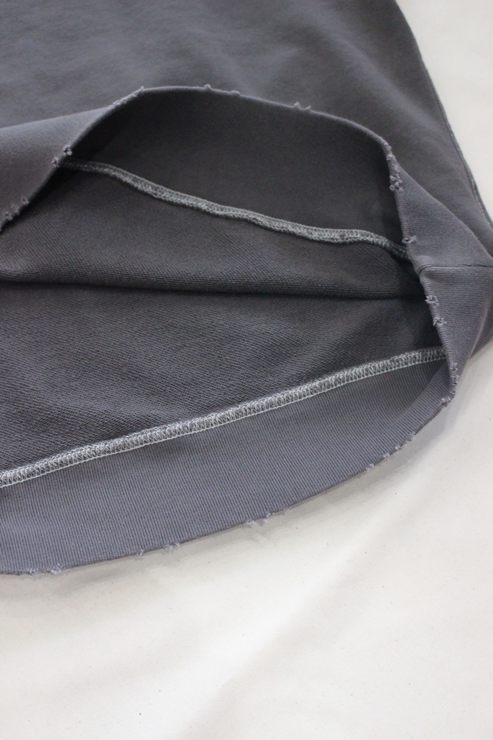 J LOGO DAMEGE SWEAT CREW | BLACK | スウェット