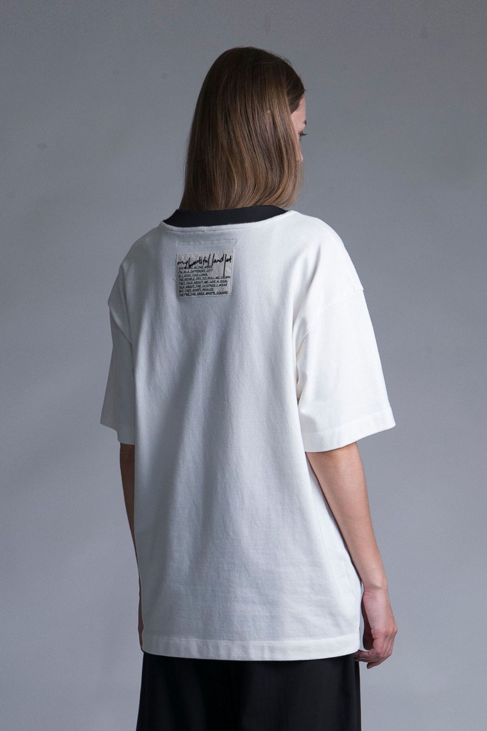 TIGHT-SLITCHED KNITTED FABRIC RINGER S/S TEE/CHARCOAL