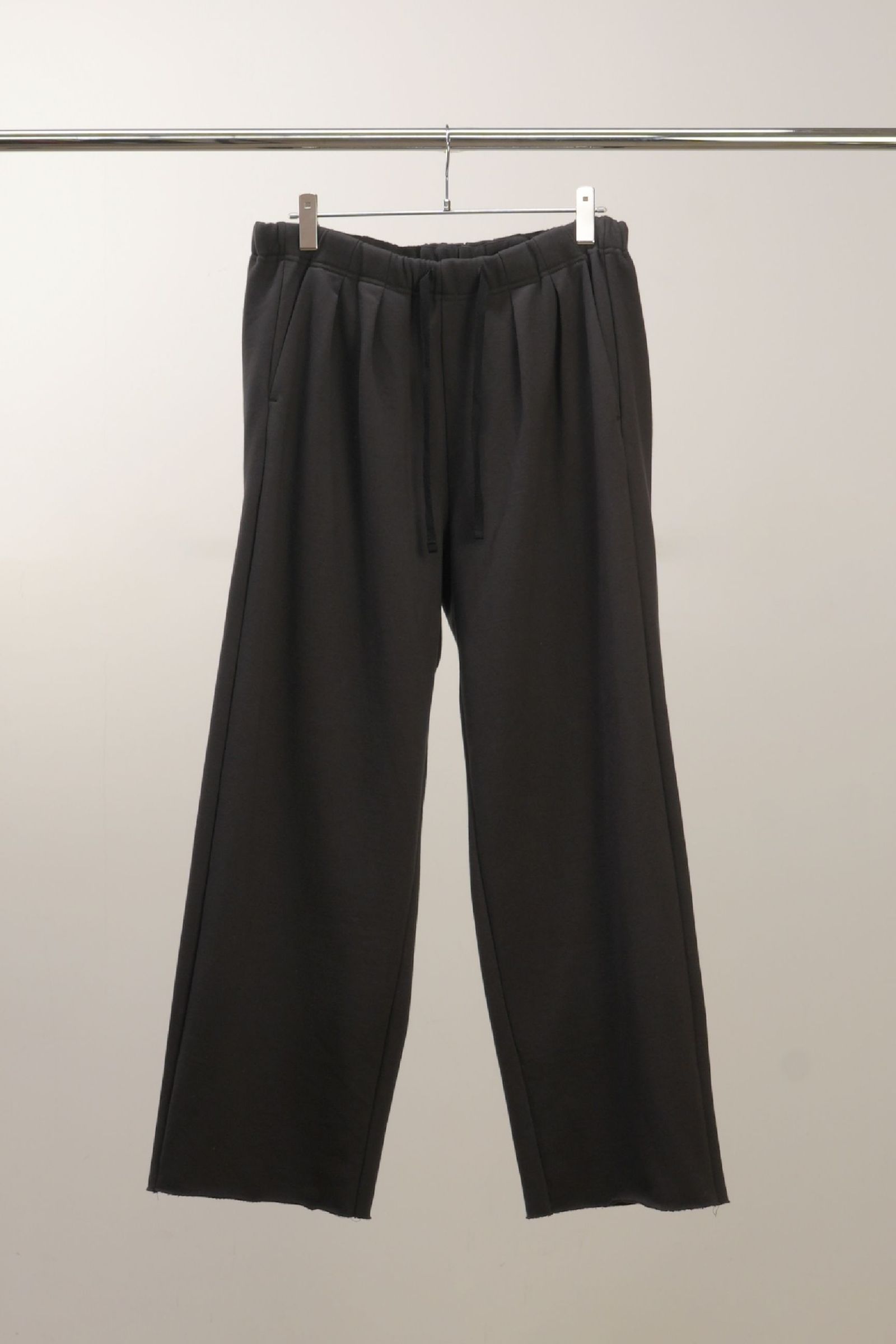パンツ・ボトムスその他 YESEYESEE Broad One Tuck Cotton Twill Pants KS286 yeseyesee Broad One Tuck Cotton Twill Pants - Dark Blue
