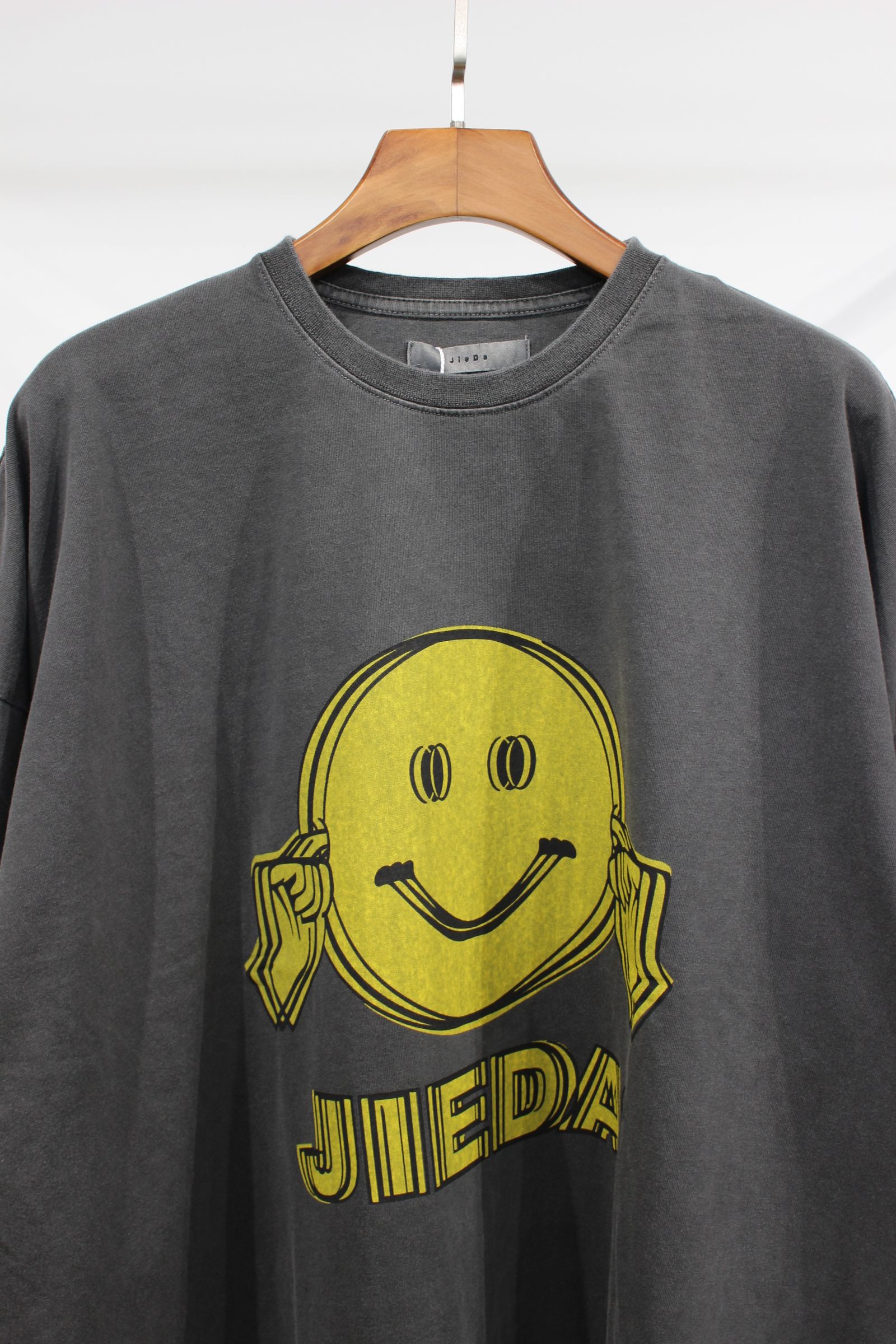 JieDa - JIEDA SMILE OVERSIZED TEE/プリントTシャツ/ブラック | NapsNote