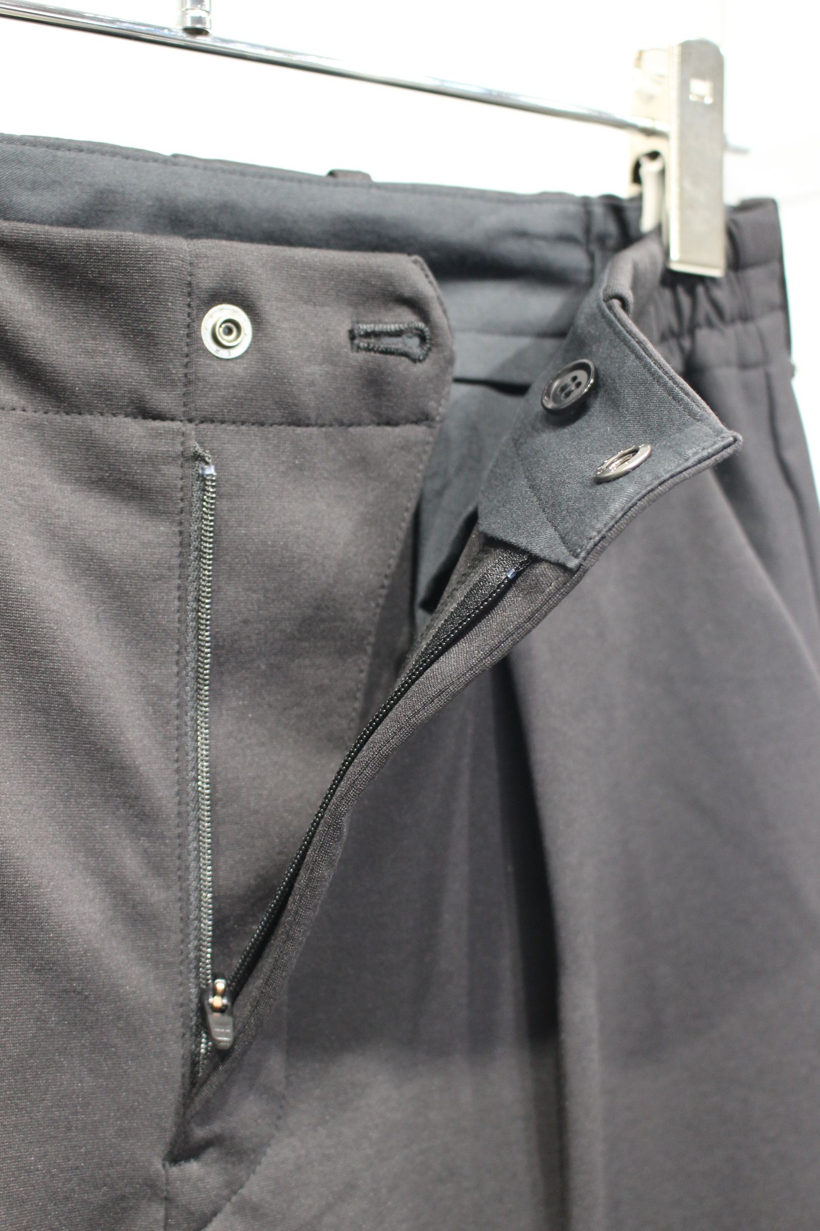 PONTE ROMA MIRROR POCKET PANTS | BLACK | テーパードパンツ