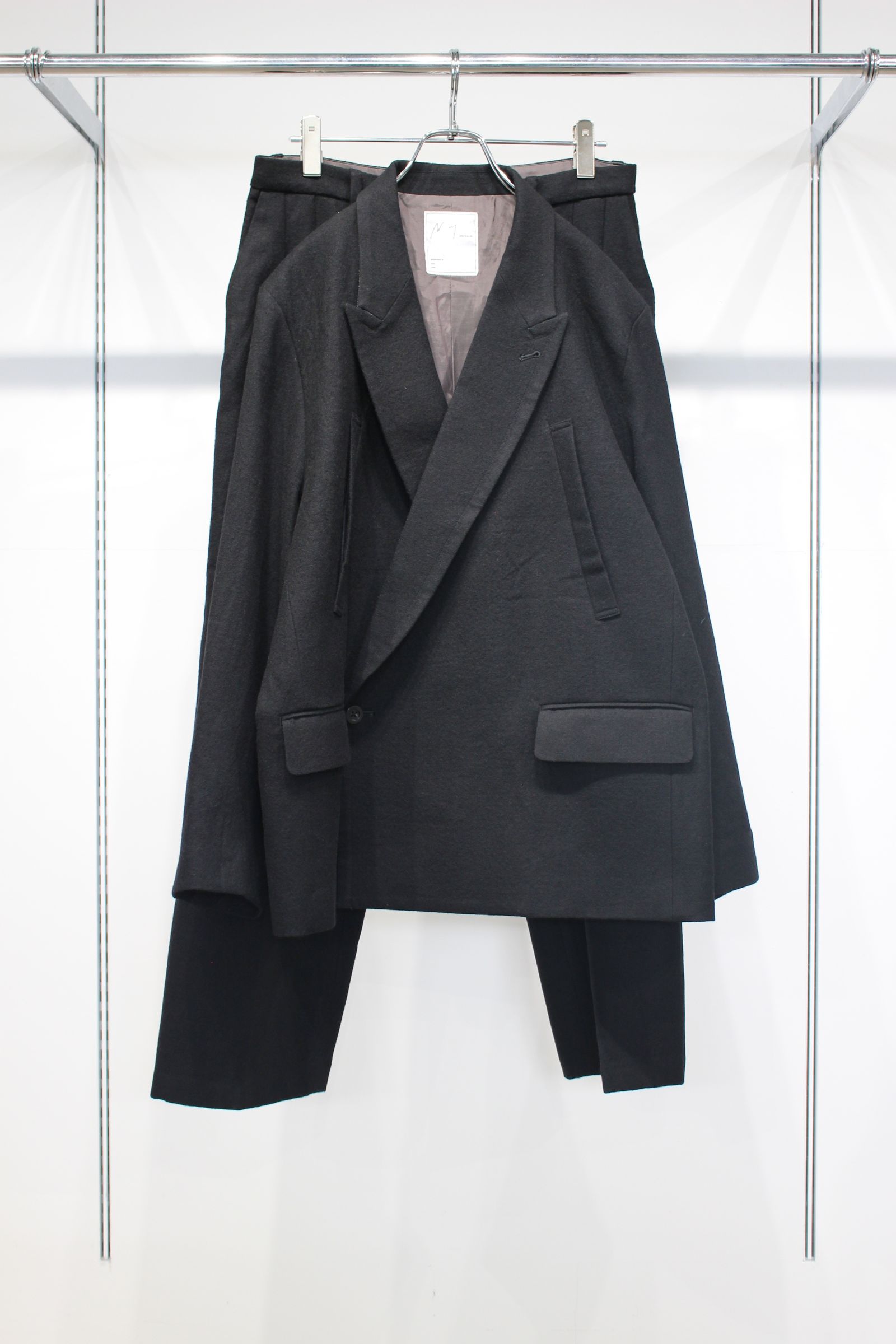 DOUBLE TAILORED JACKET | WOOL SLACKS | BLACK | セットアップ