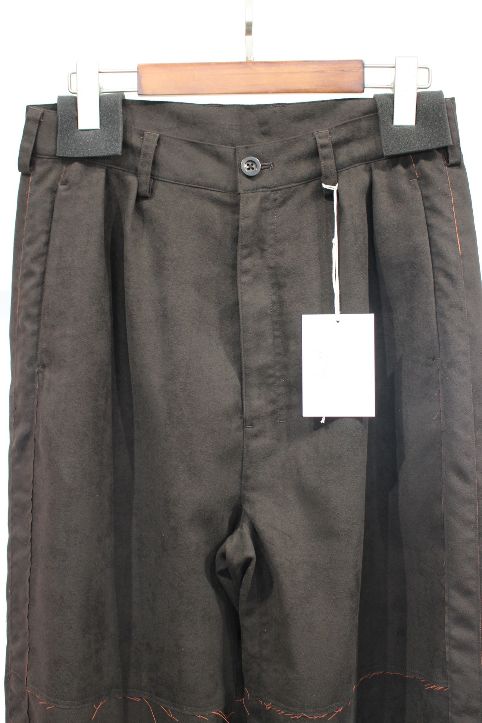 VEGAN LEATHER SIDE LINE PANTS | BLACK | ラインパンツ