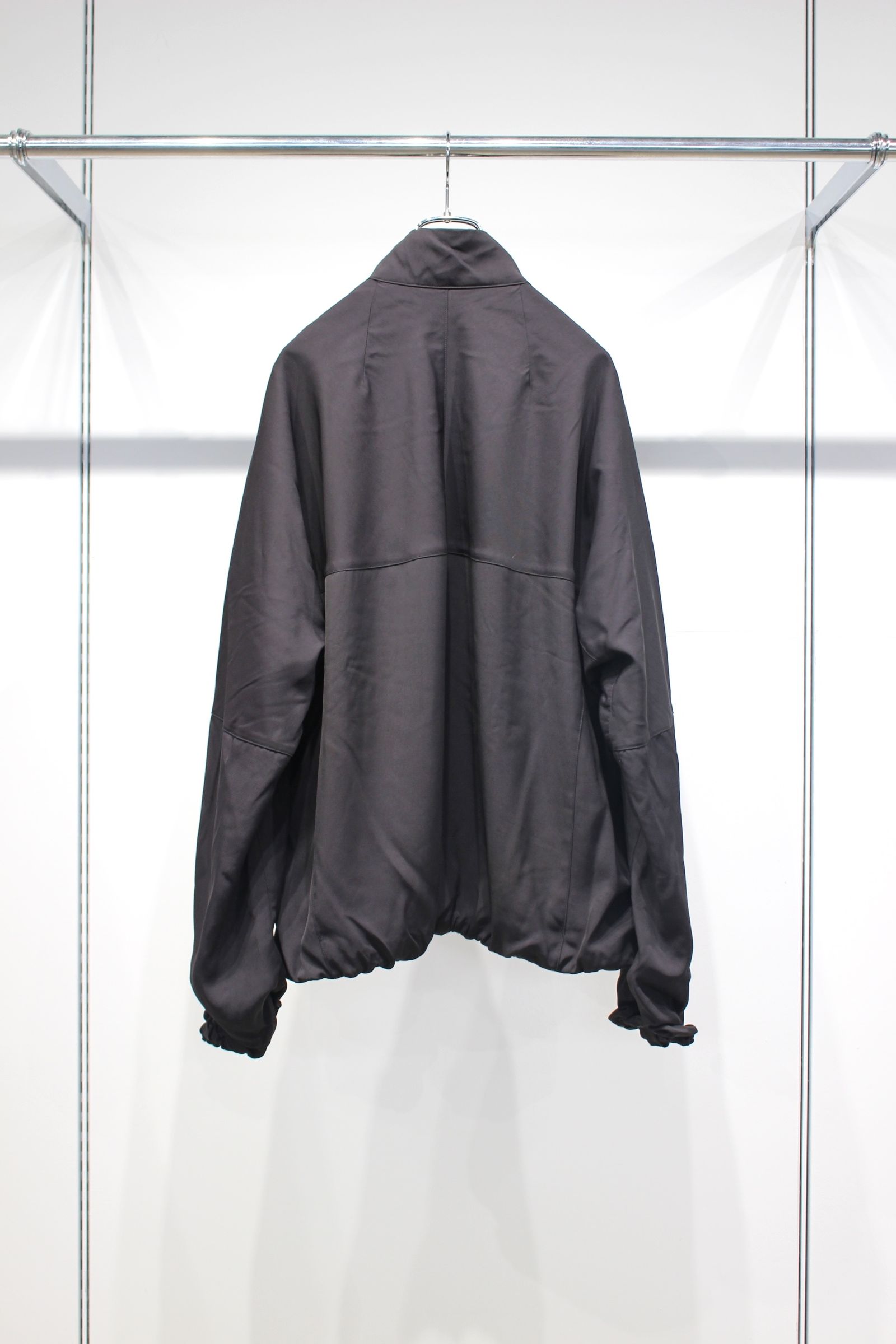 TUCK KIMONO BLOUSON | BLACK | ブルゾン