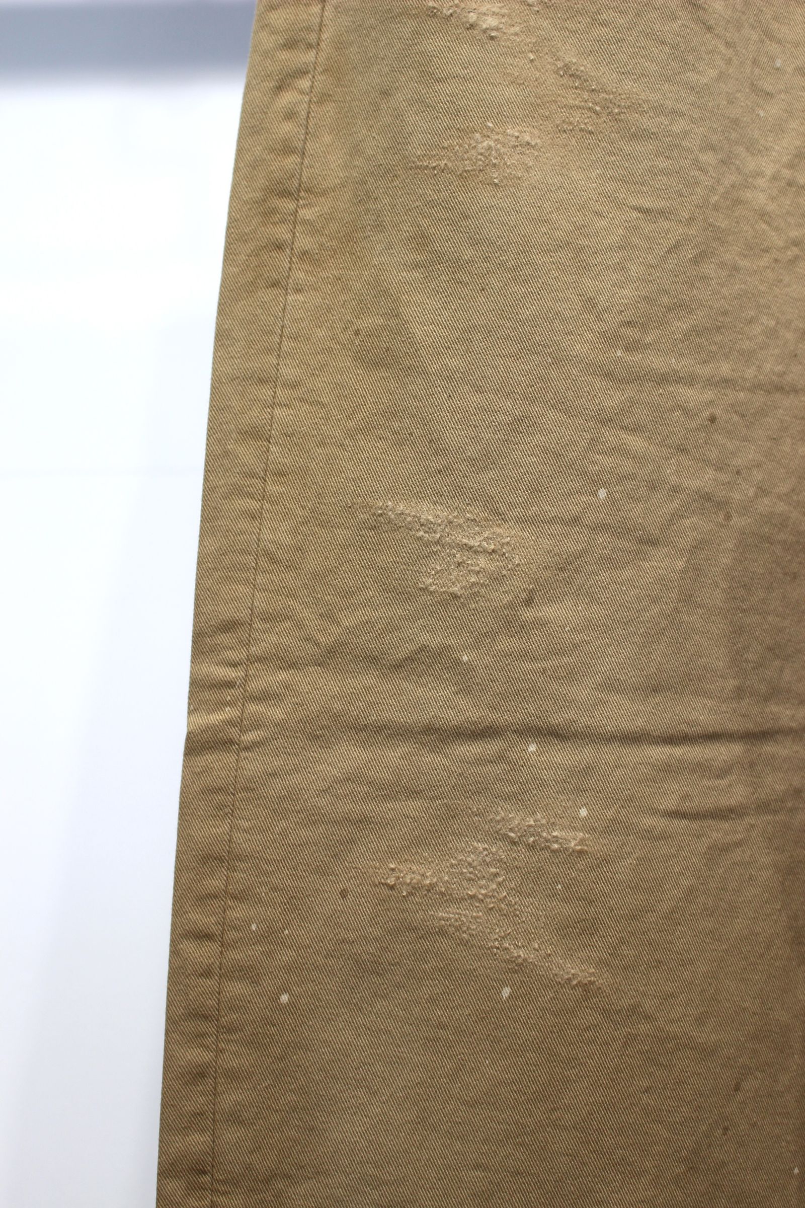AGING CHINO SLACKS | BEIGE | チノスラックス