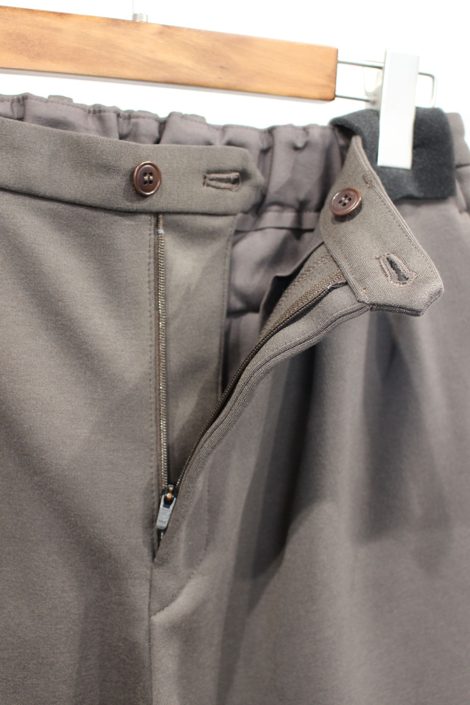 PONTE ROME CLASSIC TAPERED PANTS | WOOD | 2タックパンツ