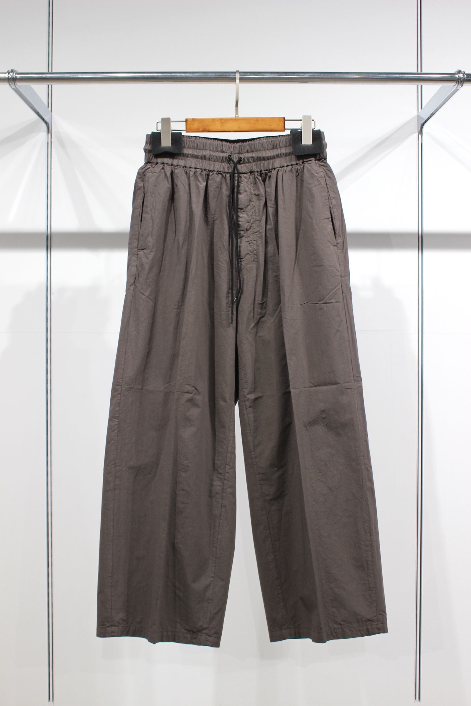 DYED EASY SLACKS/F.BLACK