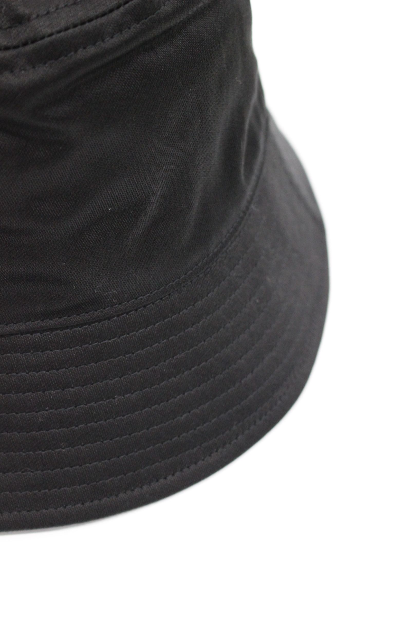 GIZA BACK SATIN BUCKET HAT/BLACK