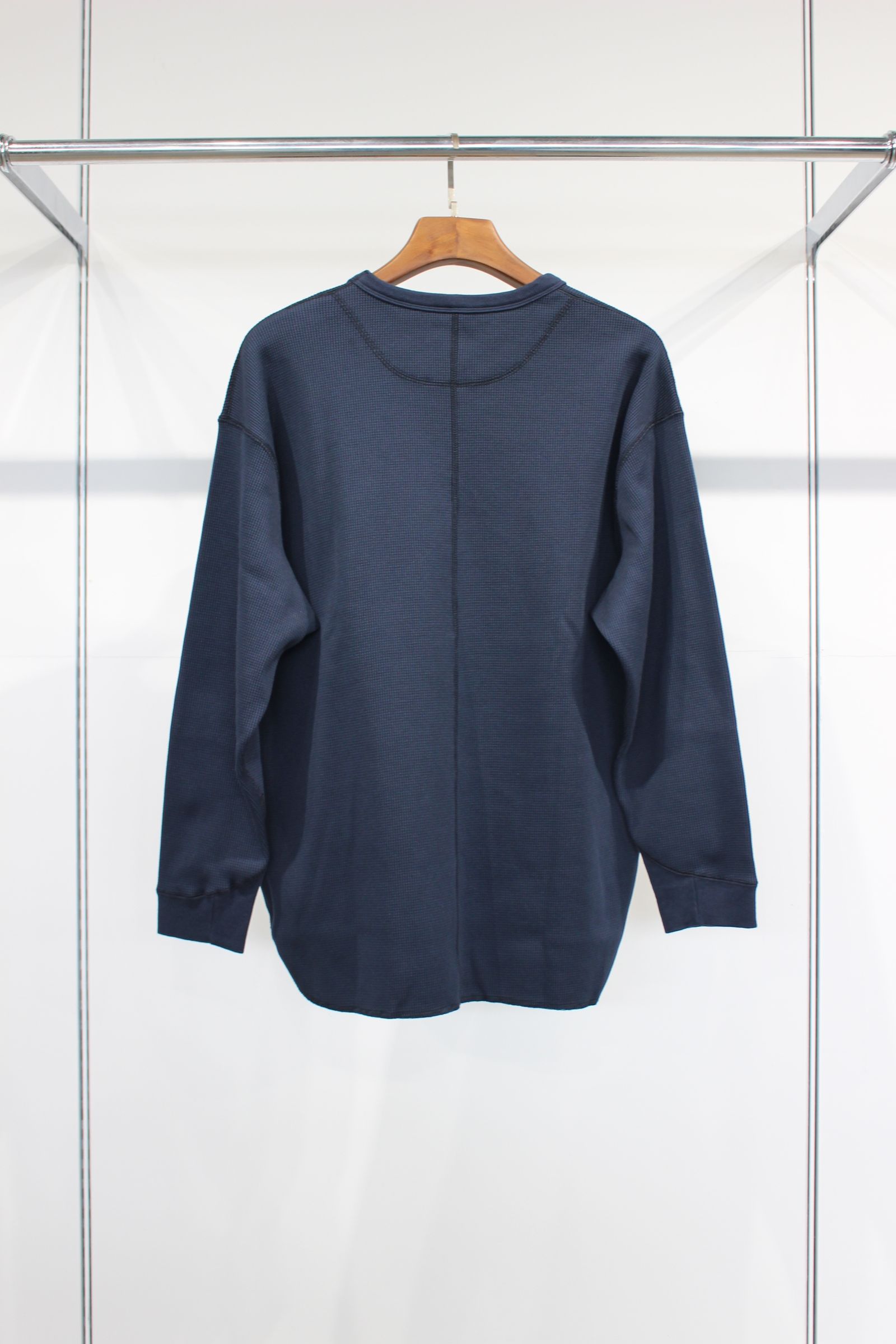 CREWNECK WAFFLE L/S TEE | NAVY | カットソー