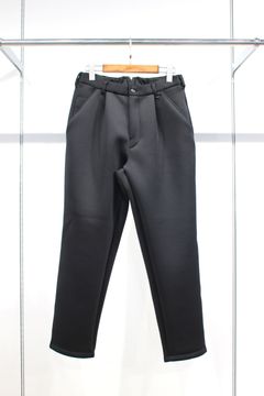 SMOOTH DOUBLE-KNIT TROUSERS | BLACK | パンツ