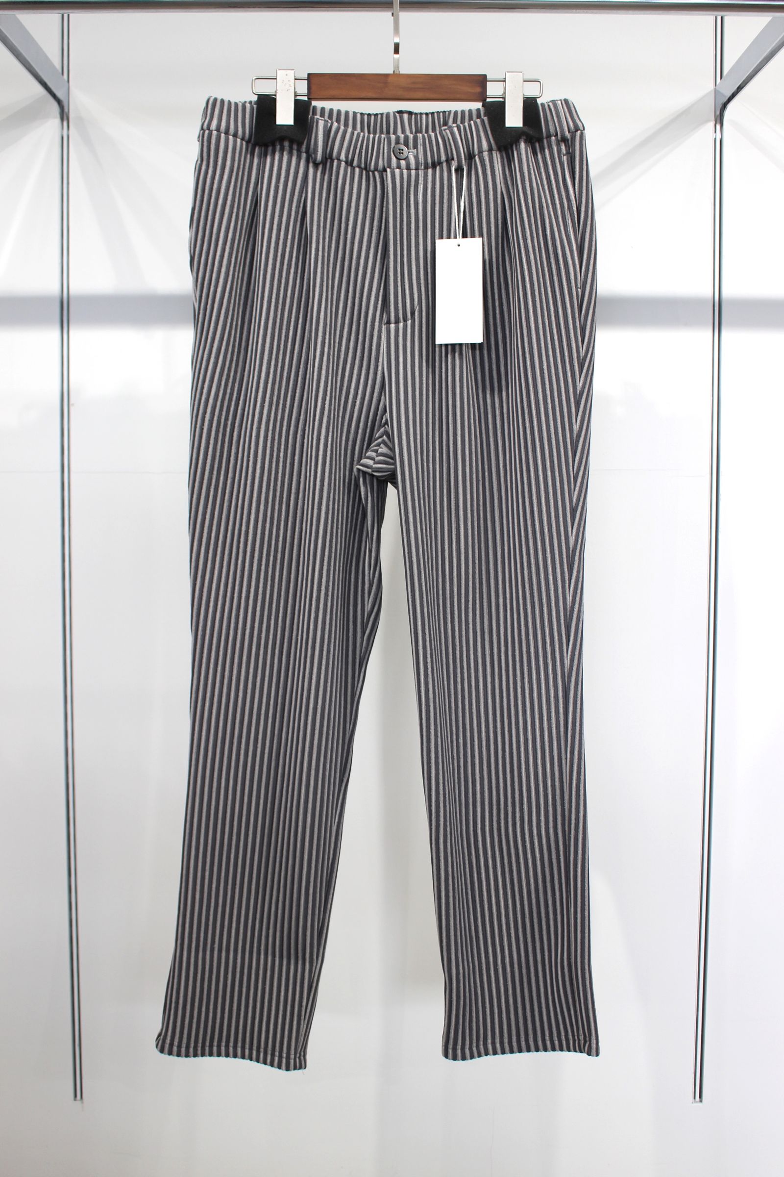 JieDa - [ラスト1点] RIPPLE TAPERED SLACKS/テーパードスラックス