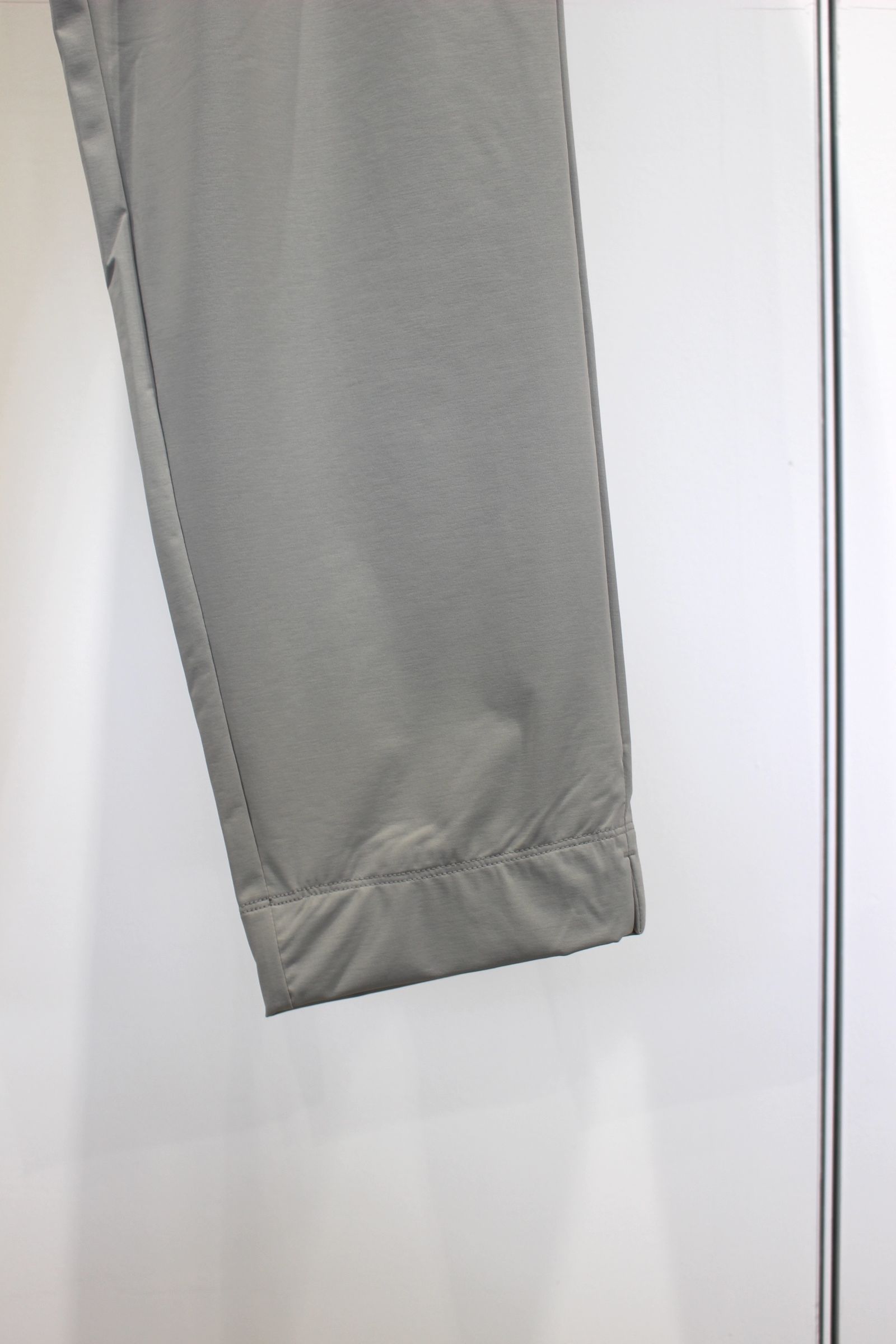 2TUCK TAPERED EZ PANTS -solid- | LT.GRAY | パンツ