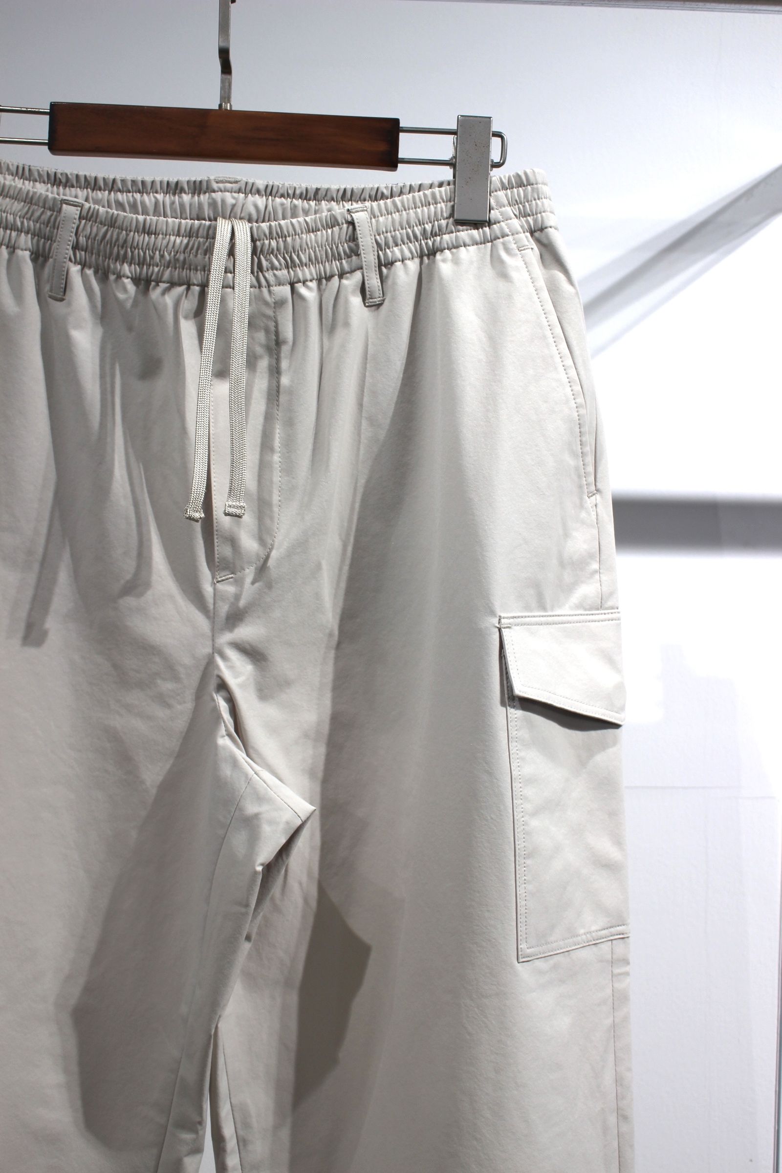 TASLAN CARGO PANTS | WHITE GRAY | カーゴパンツ