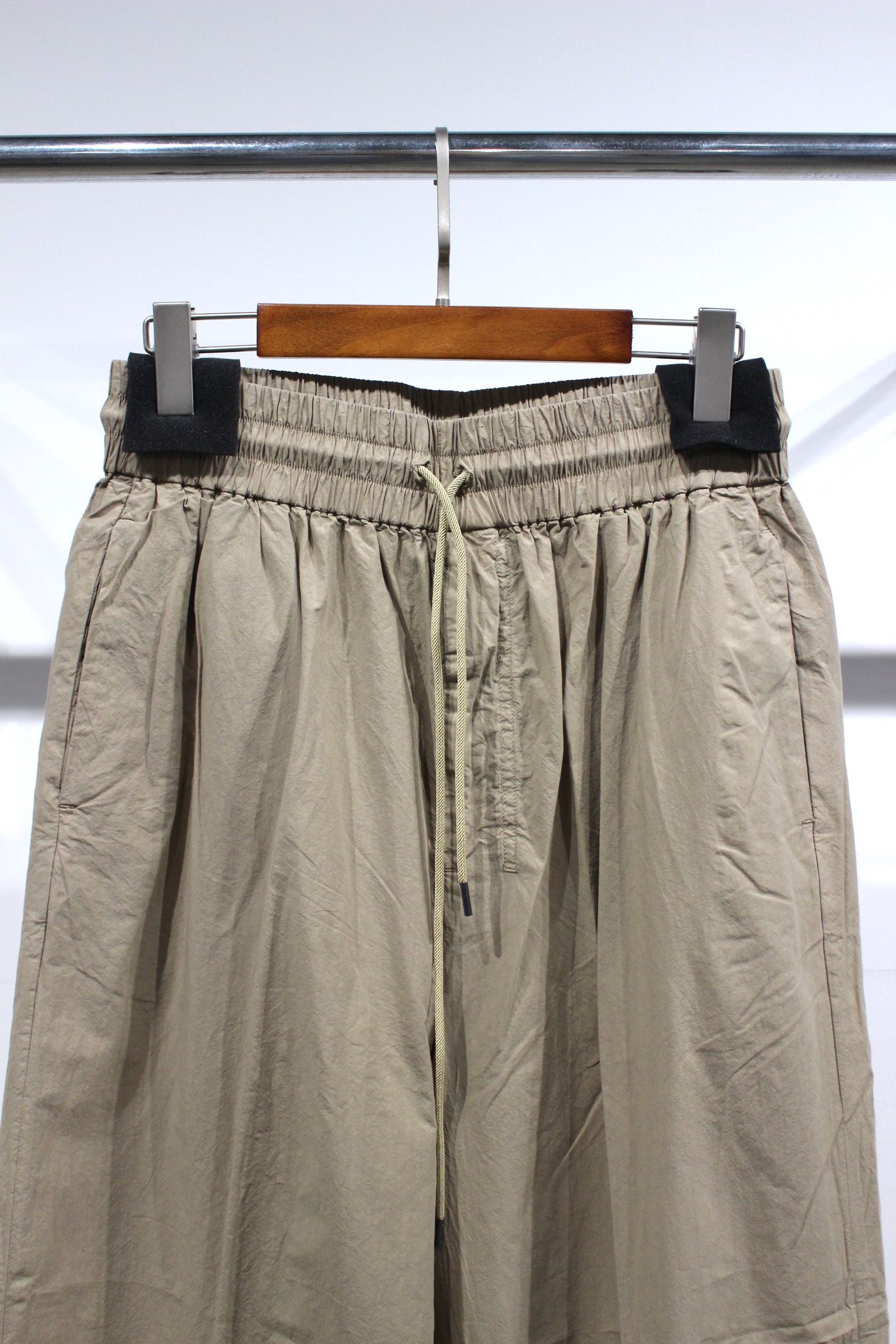 ANCELLM - DYED EASY SLACKS/BEIGE | NapsNote