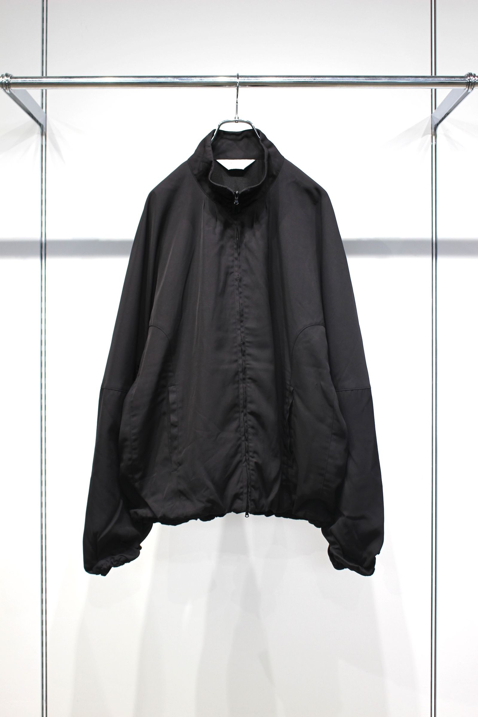 TUCK KIMONO BLOUSON | BLACK | ブルゾン