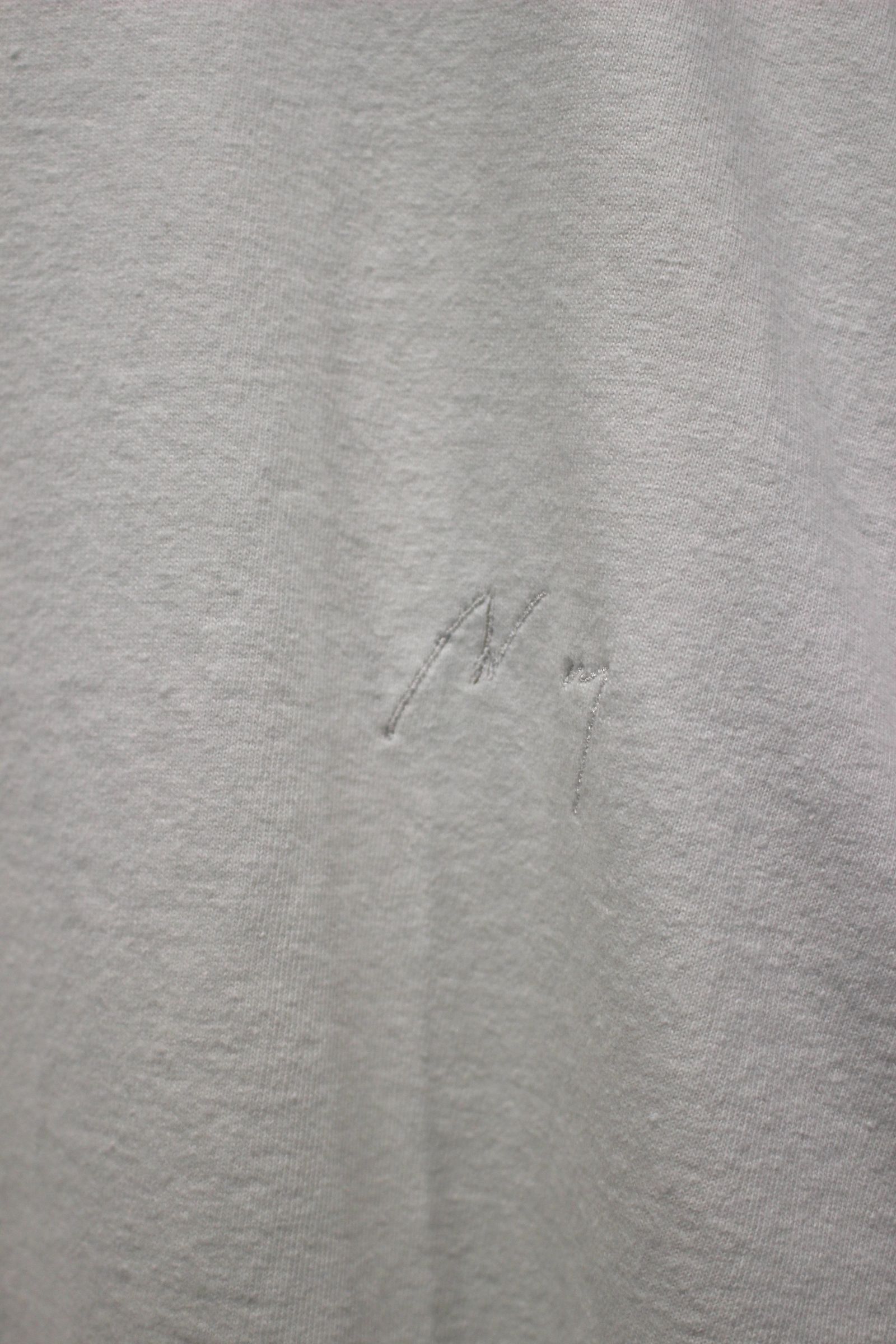 EMBROIDERY DYED LS T-SHIRT | G.WHITE | カットソー