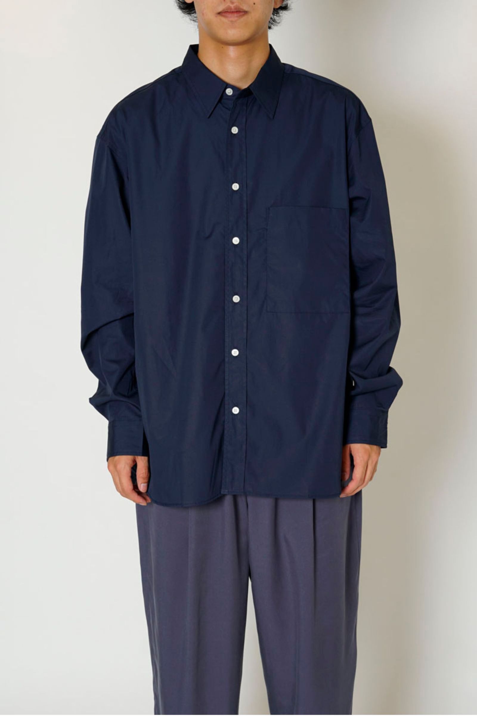 UNIVERSAL PRODUCTS - T.M. REGULAR COLLAR L/S SHIRT/NAVY | NapsNote