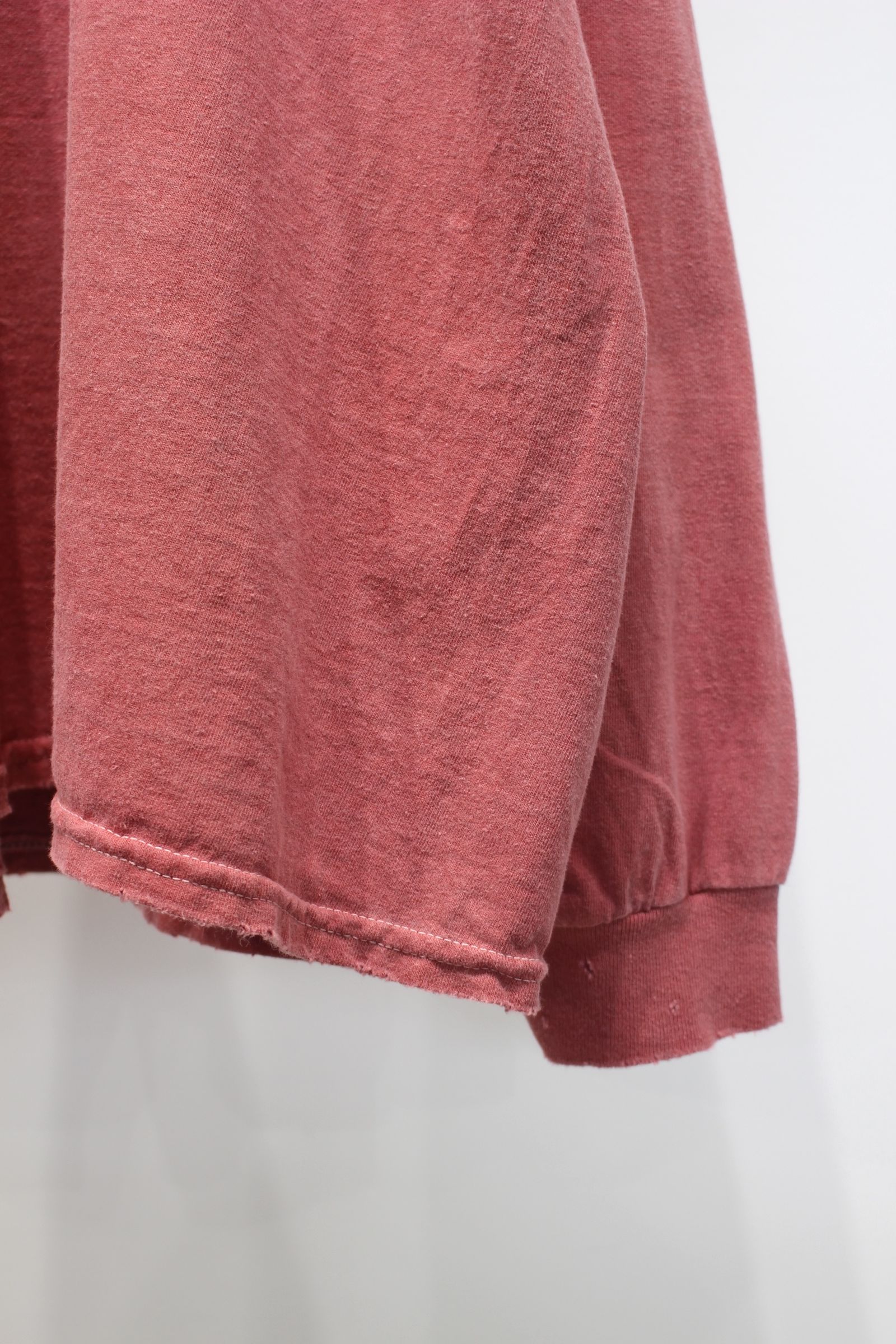 EMBROIDERY DYED LS T-SHIRT | RED | カットソー