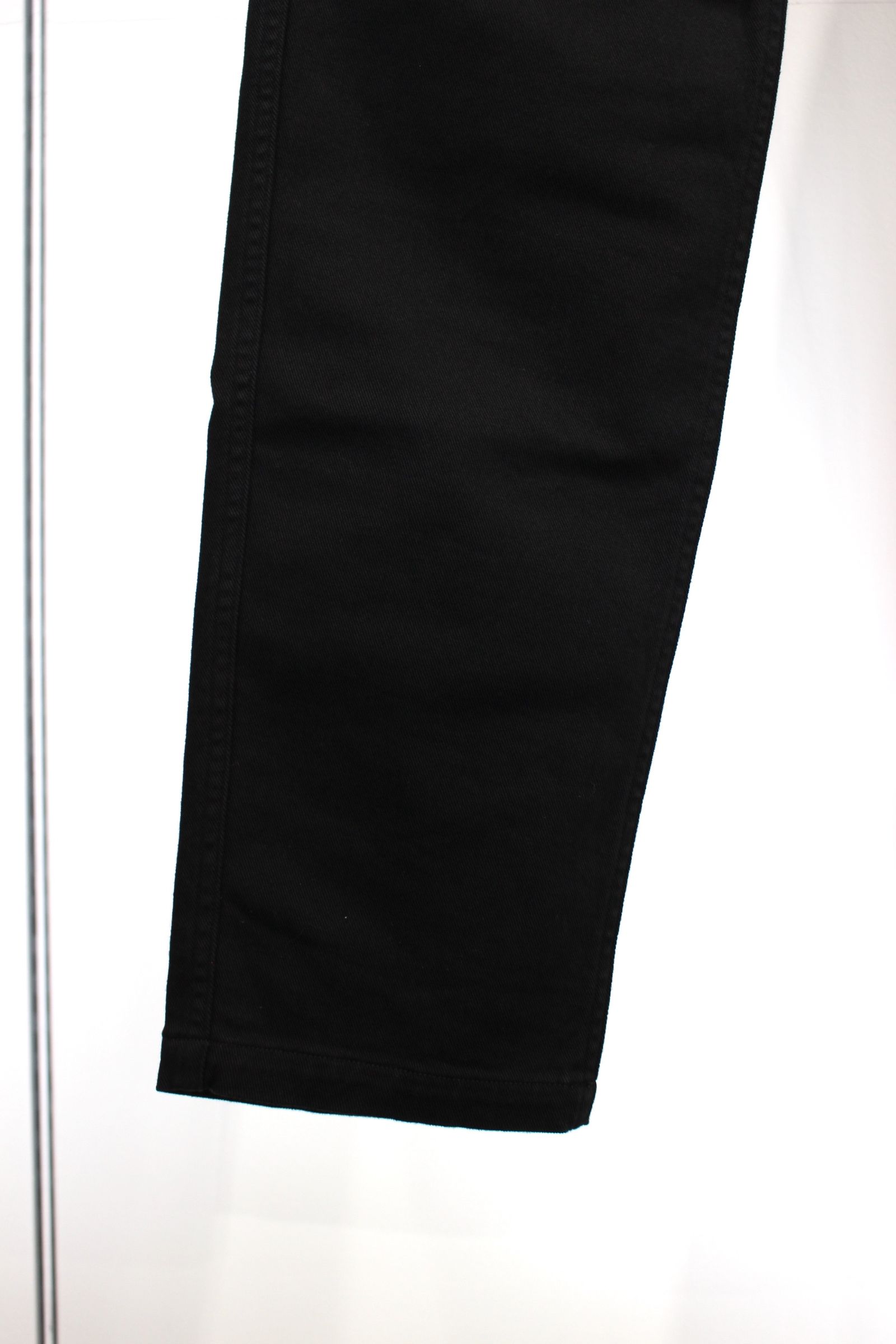 VICTOR EZ NARROW TROUSERS/テーパードイージーパンツ