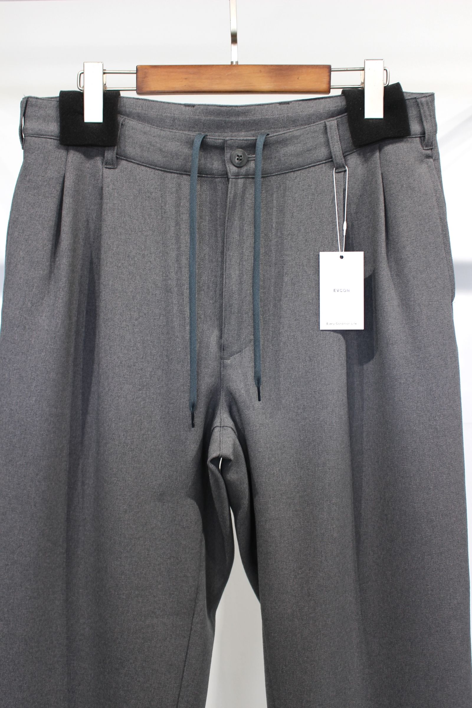[ラスト1点] 2TUCK EASY TROUSERS | GRAY | スラックス