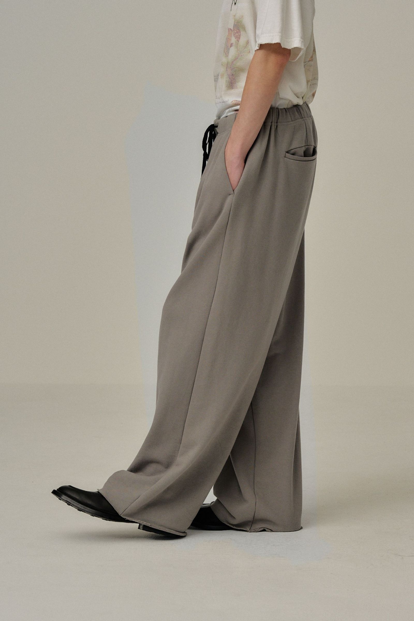TUCK SWEAT PANTS | GRAY | スウェットパンツ