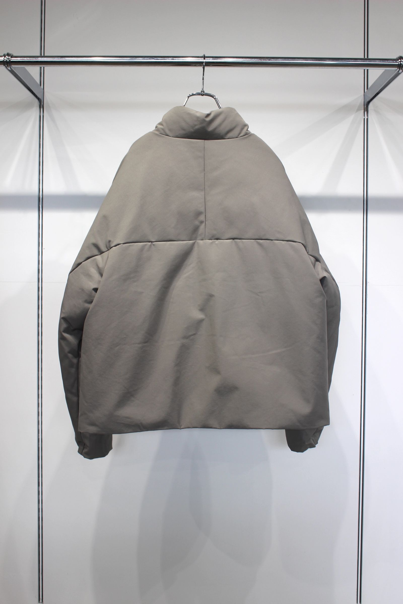 WEATHER CLOTH DOWN BLOUSON | GREIGE | ダウンジャケット