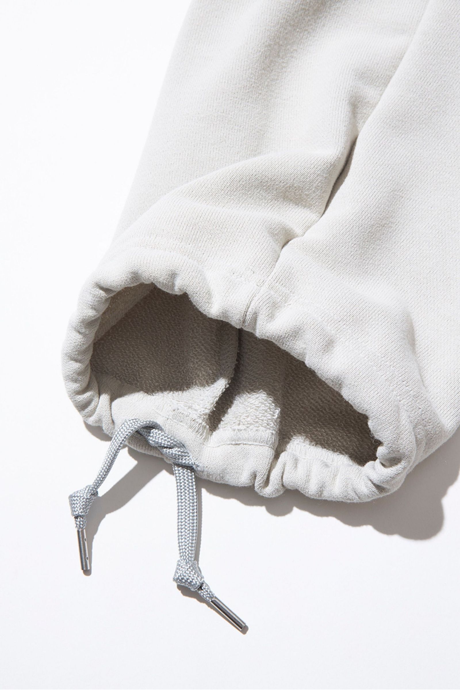EMB. SWEATPANTS / REGULAR FIT/スウェットパンツ