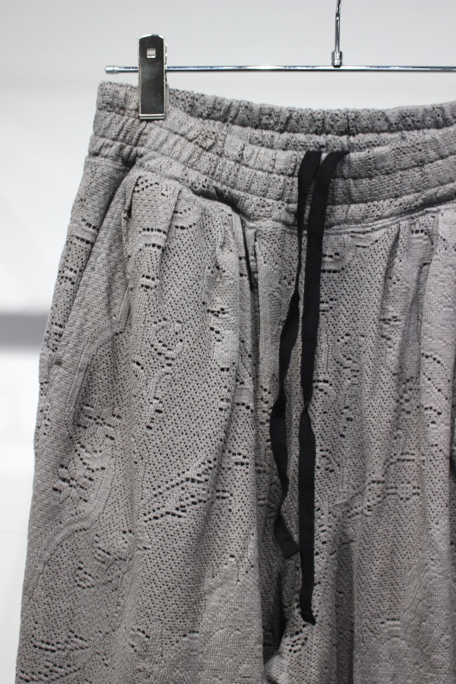 AGING LACE DOUBLE PANEL SLACKS | GRAY | スラックス