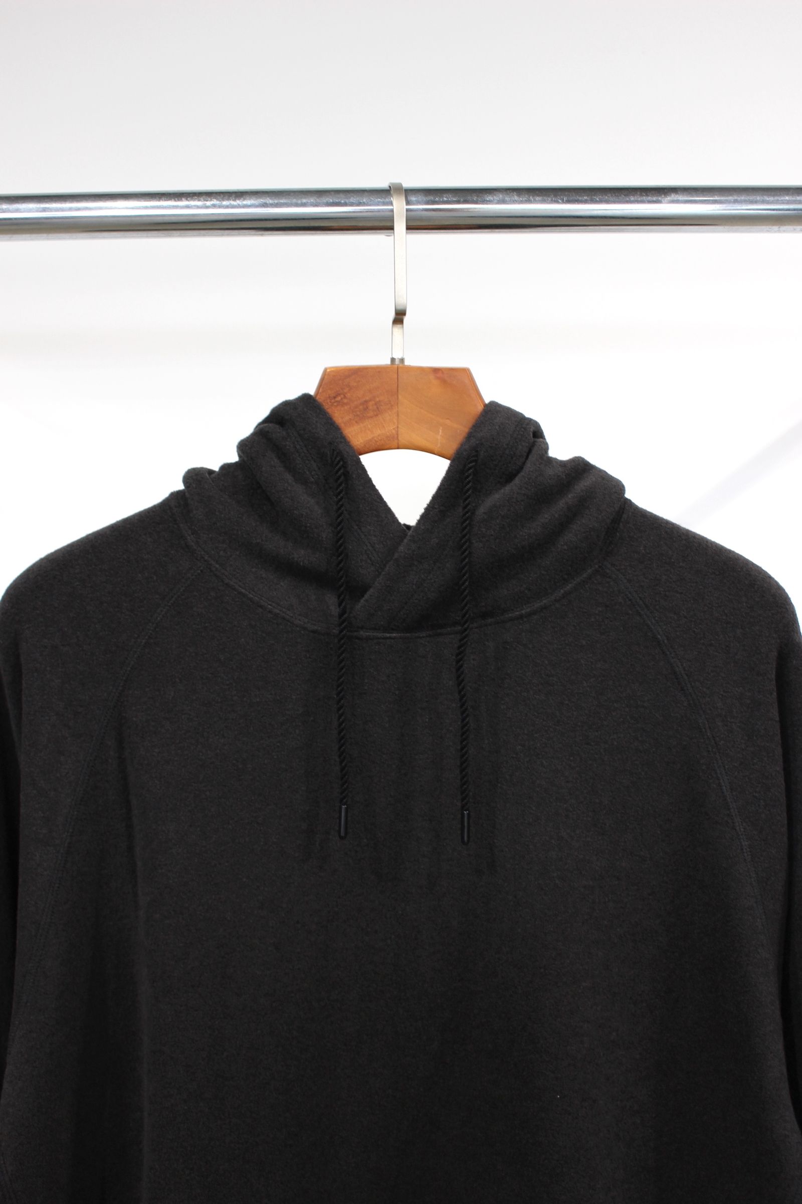 WOOL FLEECE HOODIE/GUNMETAL