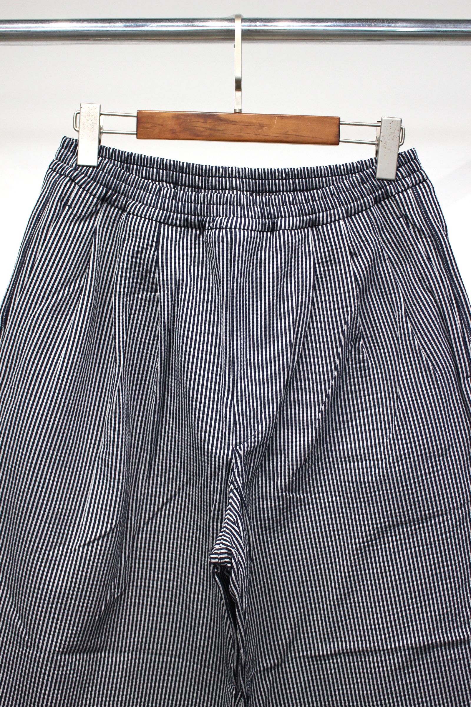 SEERSUCKER 3 TUCK PANTS | NAVY ST. | イージーパンツ