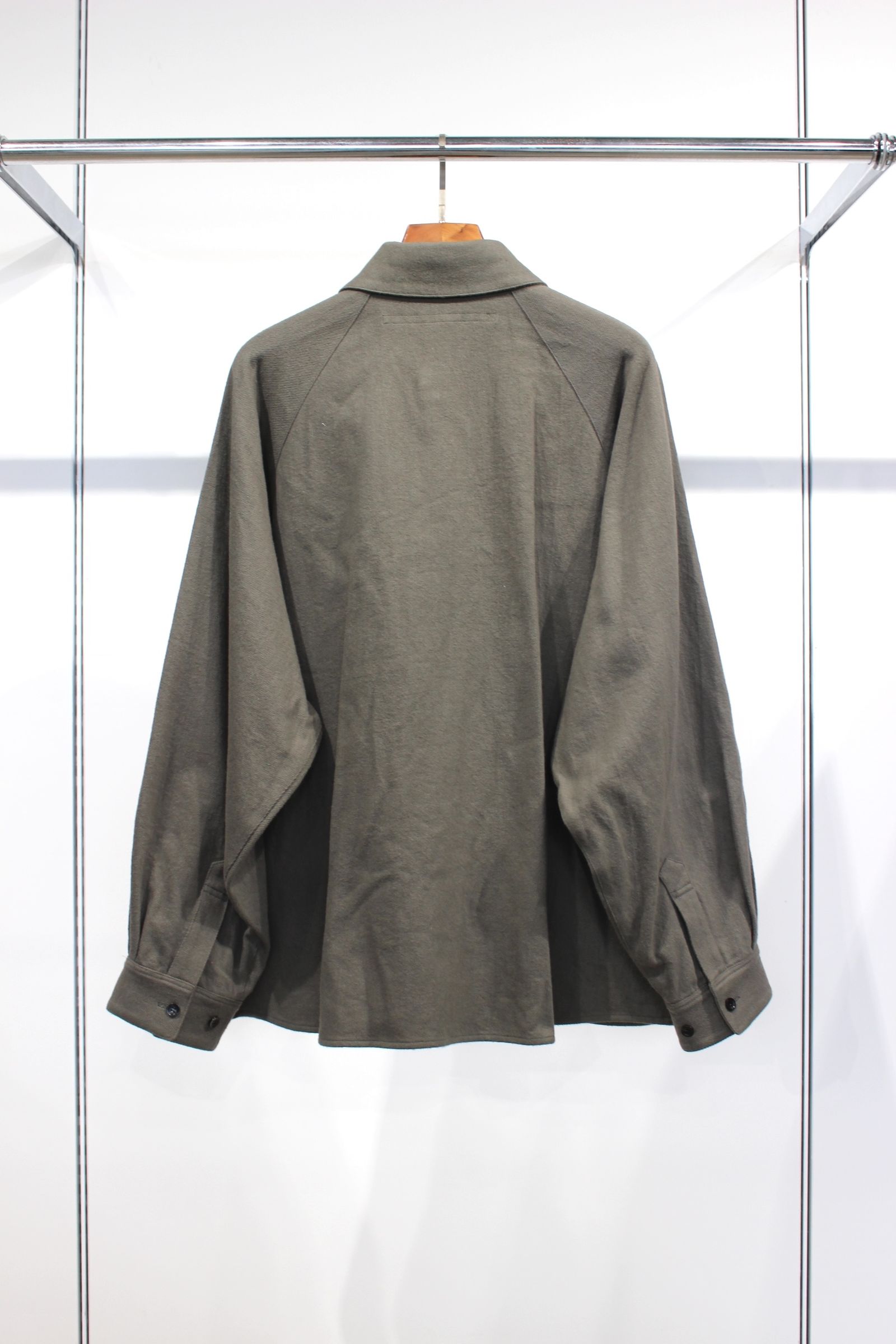 ORGANIC COTTON FLANNEL RAGLAN OVERSIZE SHIRT | OLIVE | シャツアウター