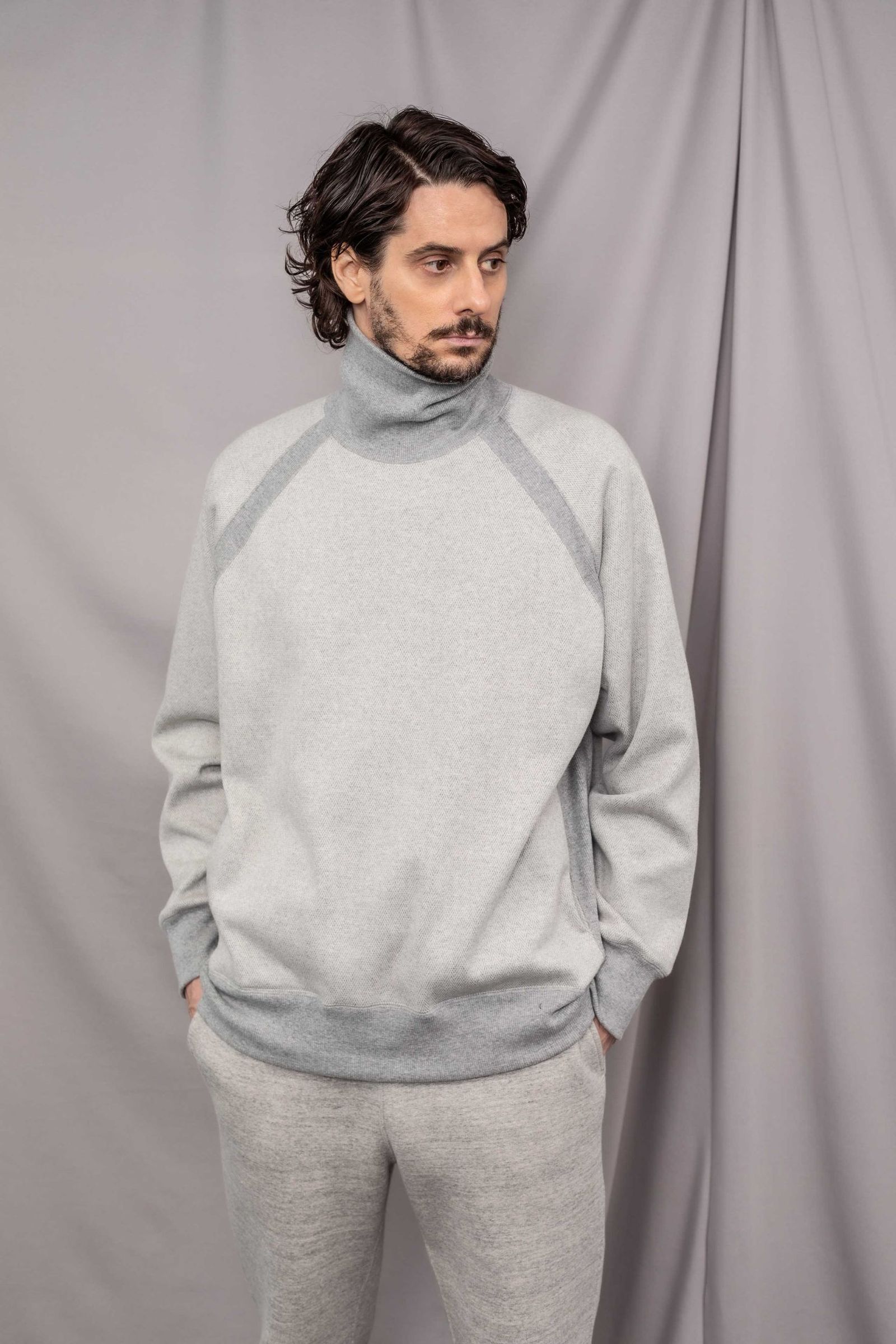 BLANKET TURTLE-NECK P/O/CHARCOAL.H